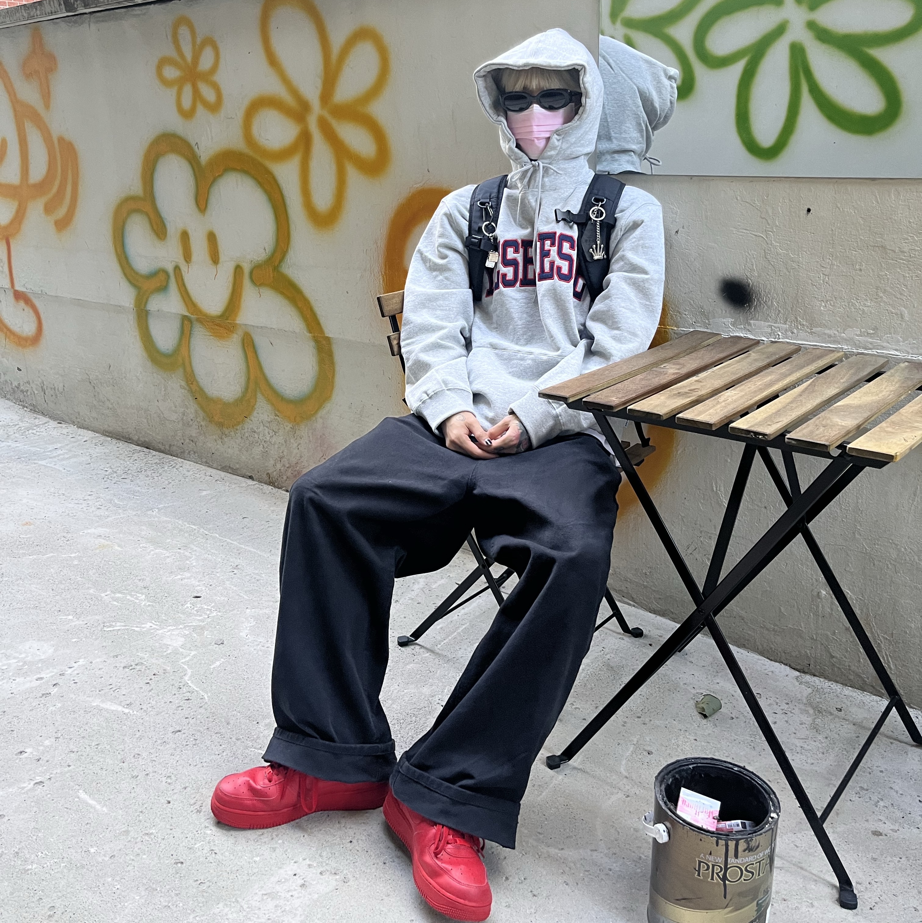 Nike Air Force 1 '07 LV8 Low 1 Triple Red 착용 스타일