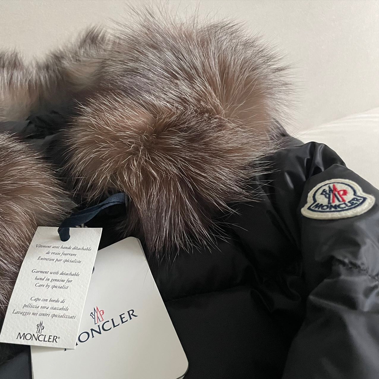(W) Moncler Boedic Long Down Jacket Black - 23FW 착용 스타일