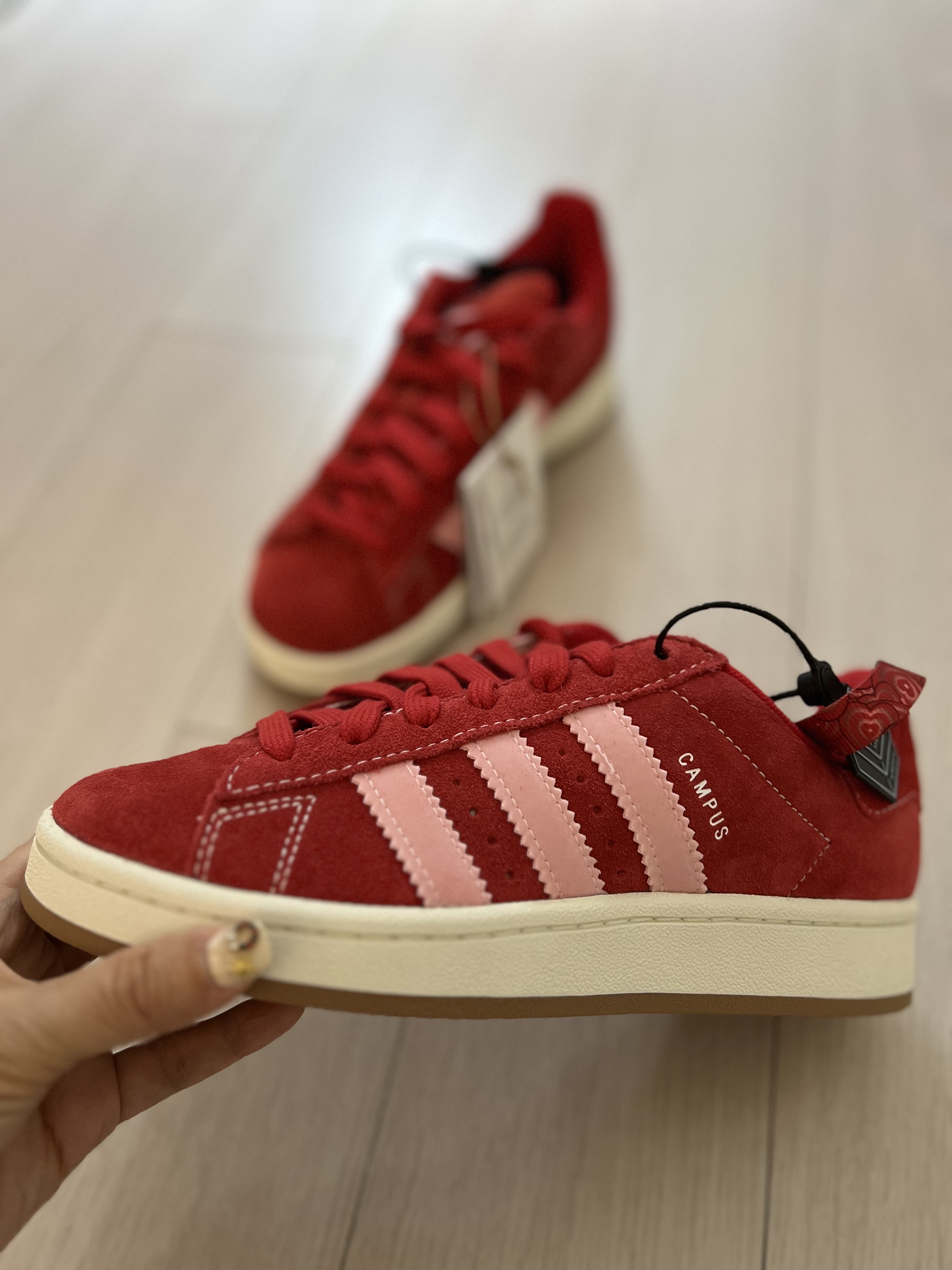 Adidas Campus 00s Better Scarlet 착용 스타일 - 4
