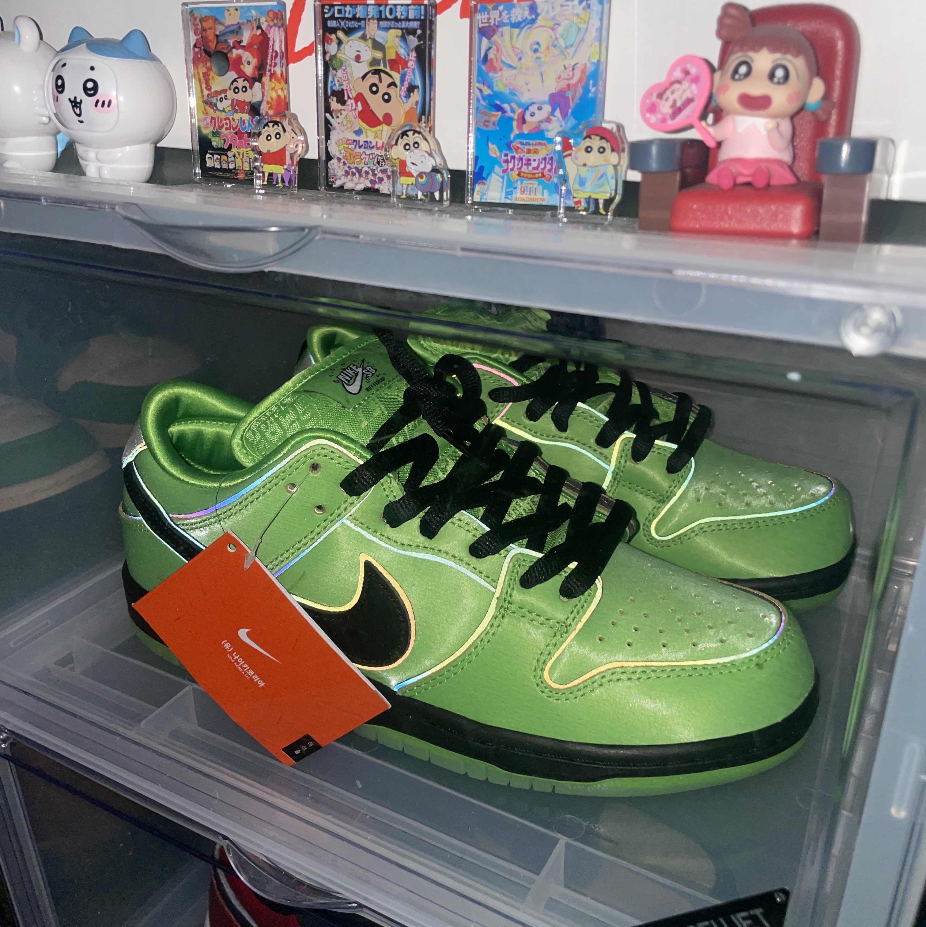 Nike x The Powerpuff Girls SB Dunk Low Pro QS Buttercup, (W) Jordan 1 Retro High OG Lucky Green 착용 스타일 - 1