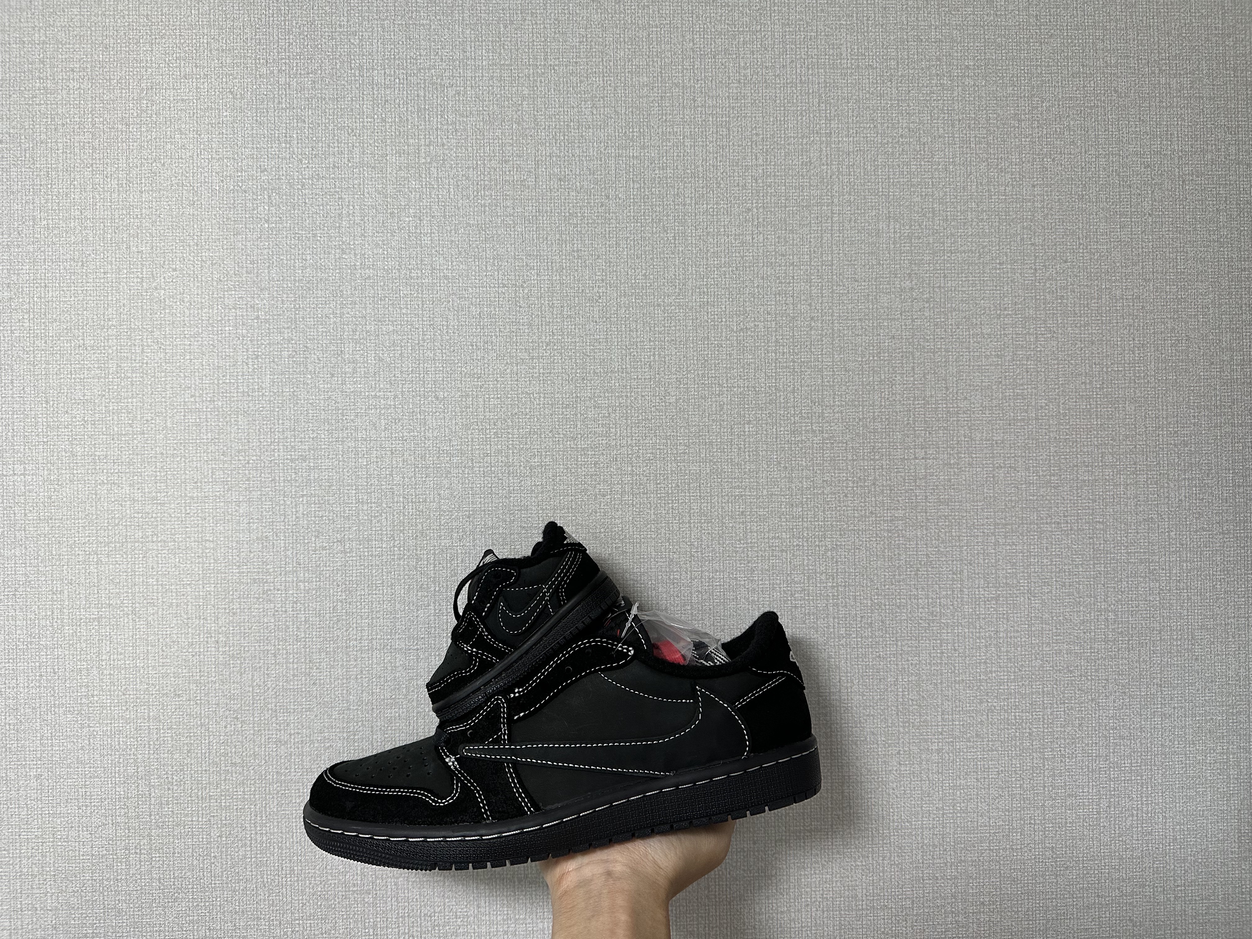 Jordan 1 x Travis Scott Retro Low OG SP Black Phantom, (TD) Jordan 1 x Travis Scott Retro Low OG SP Black Phantom 착용 스타일 - 2