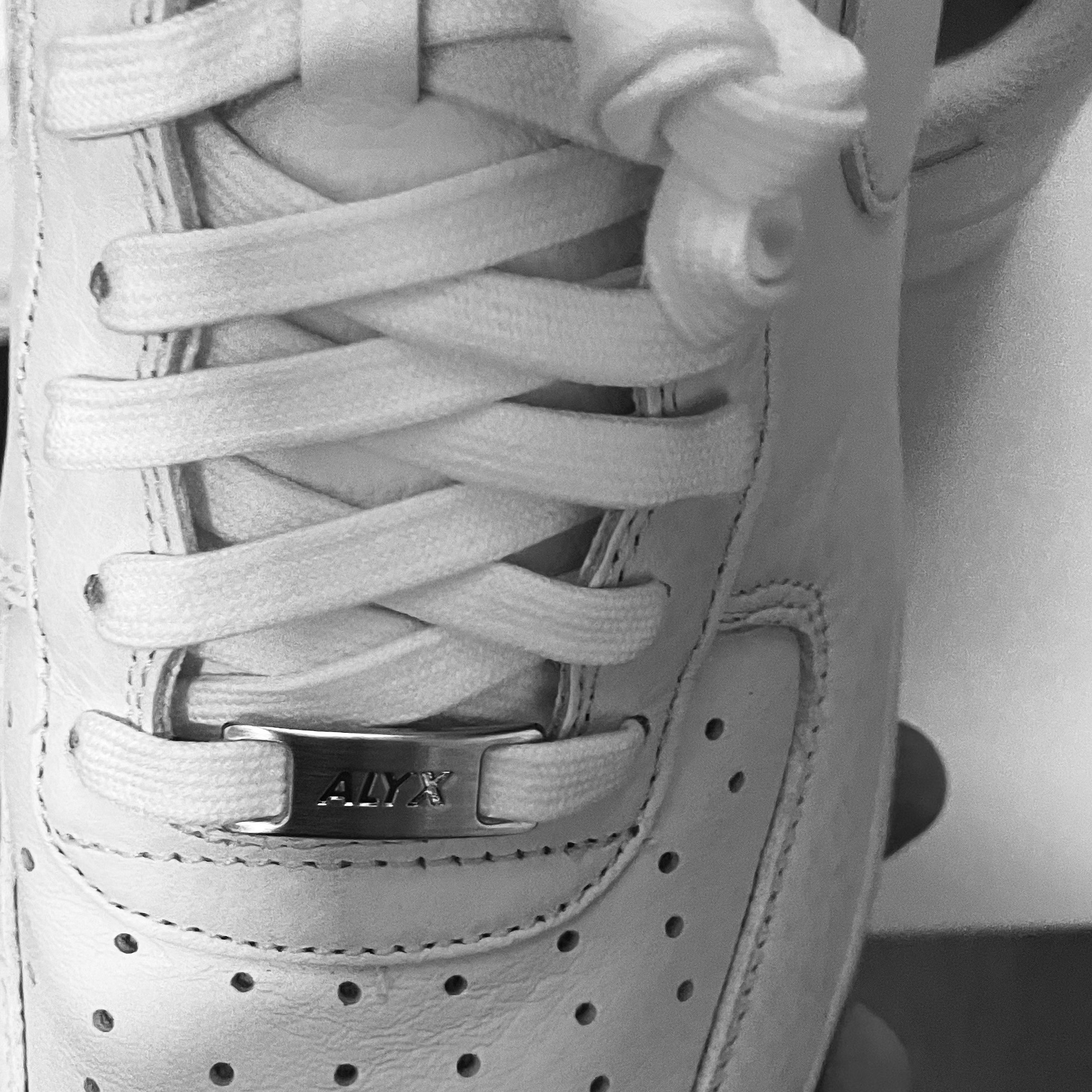 Nike x 1017 Alyx 9SM Air Force 1 Low SP White 착용 스타일 - 3