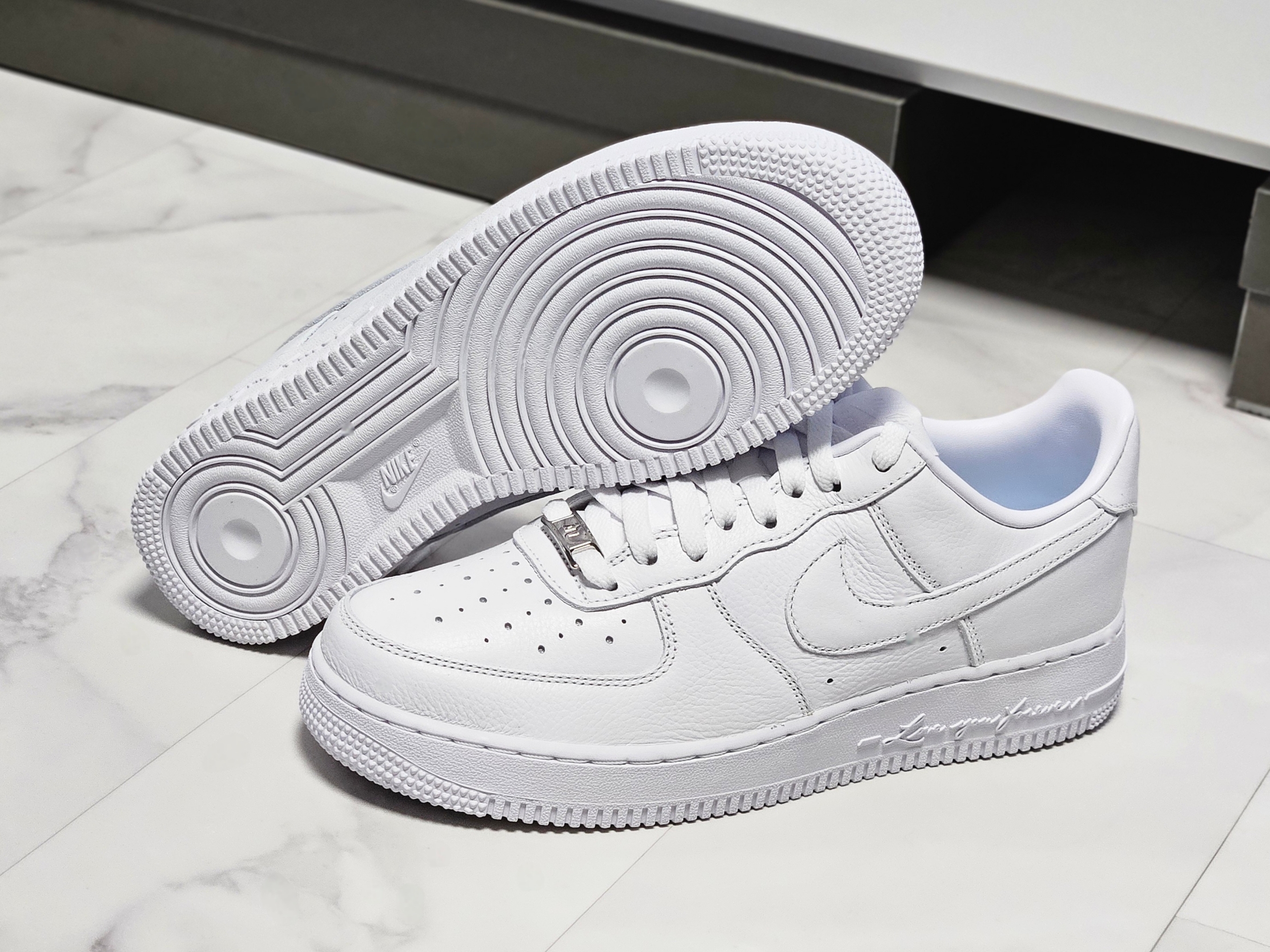Nike x Drake Nocta Air Force 1 Low SP Certified Lover Boy White, Nike x Drake Nocta NRG LU L91 Cap White 착용 스타일 - 10