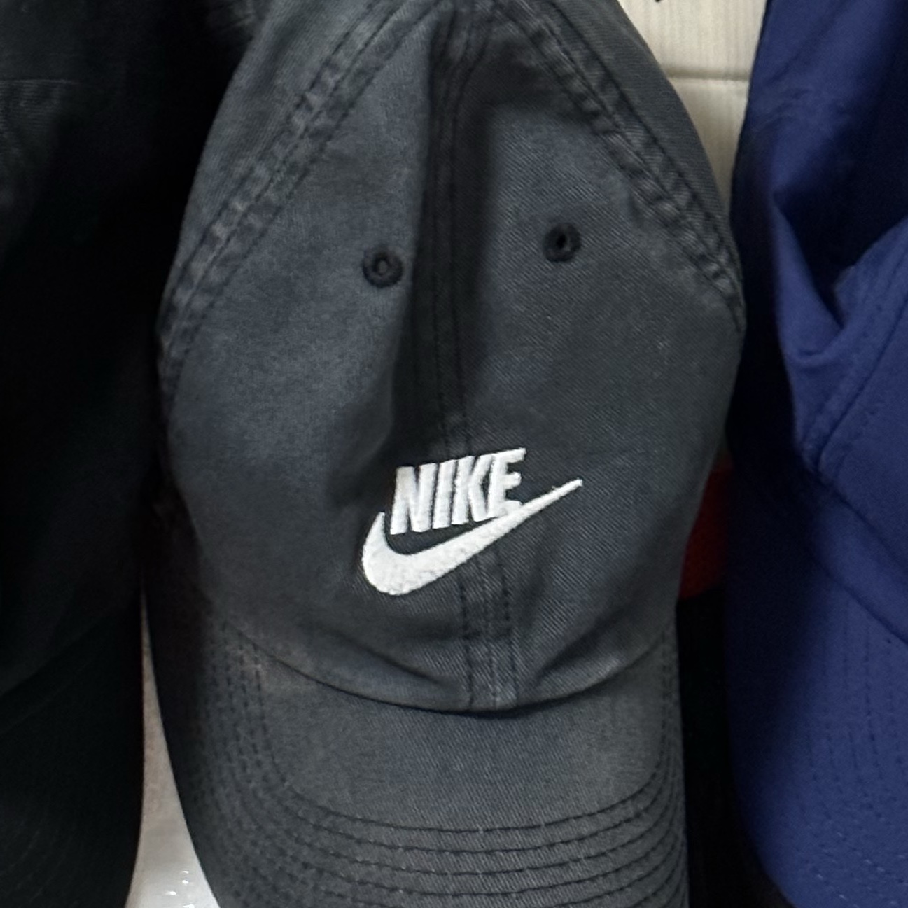 Nike Heritage 86 Futura Washed Cap Black White 착용 스타일