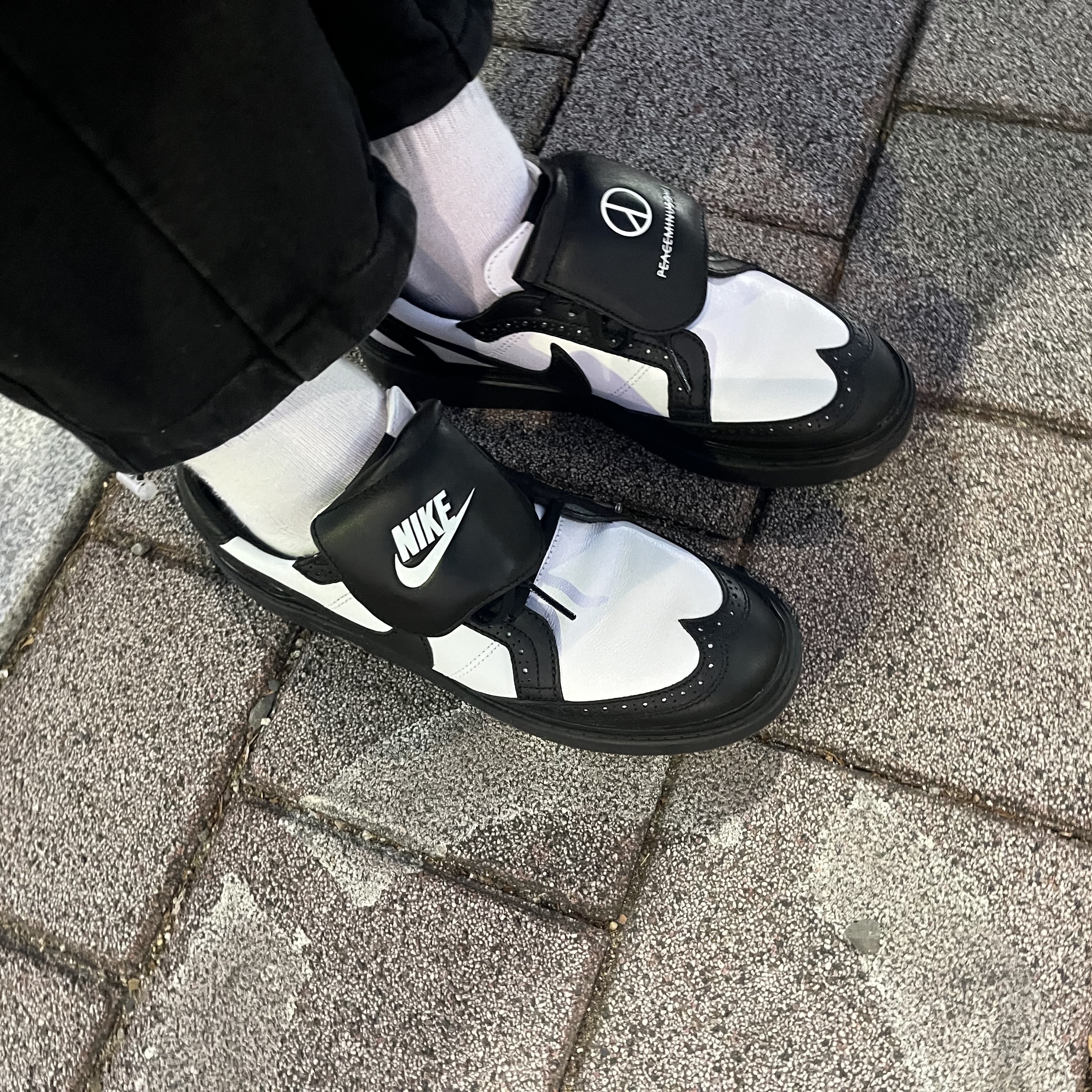 Nike x Peaceminusone Kwondo1 Black and White 착용 스타일 - 2