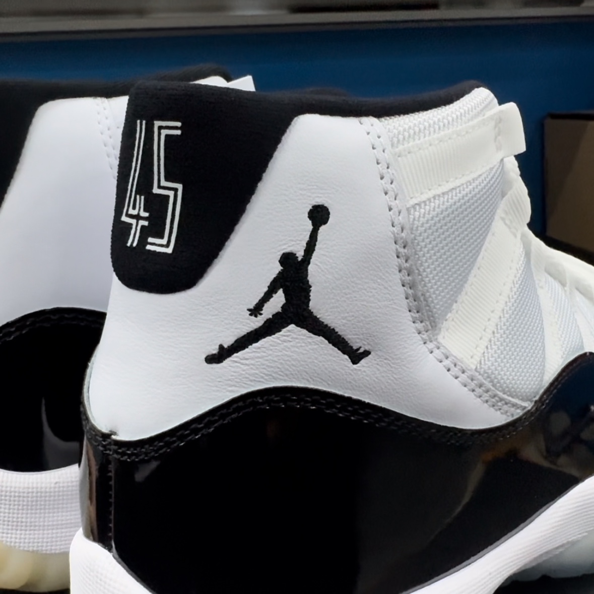Jordan 11 Retro Concord 2018, Jordan 11 Retro Gratitude 착용 스타일 - 6