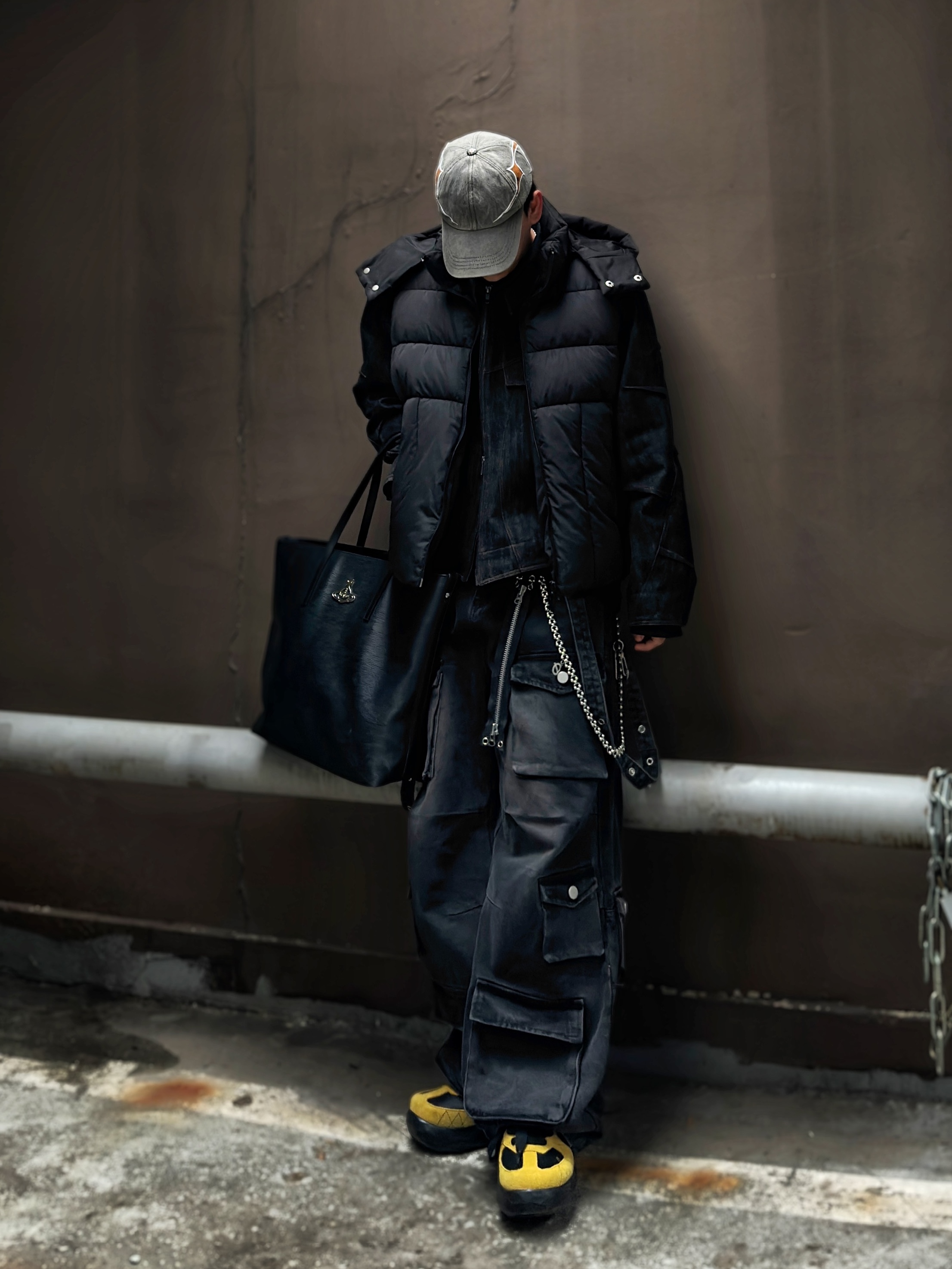 Thug Club x MCM Tribal Leather Cap Black 착용 스타일 - 6