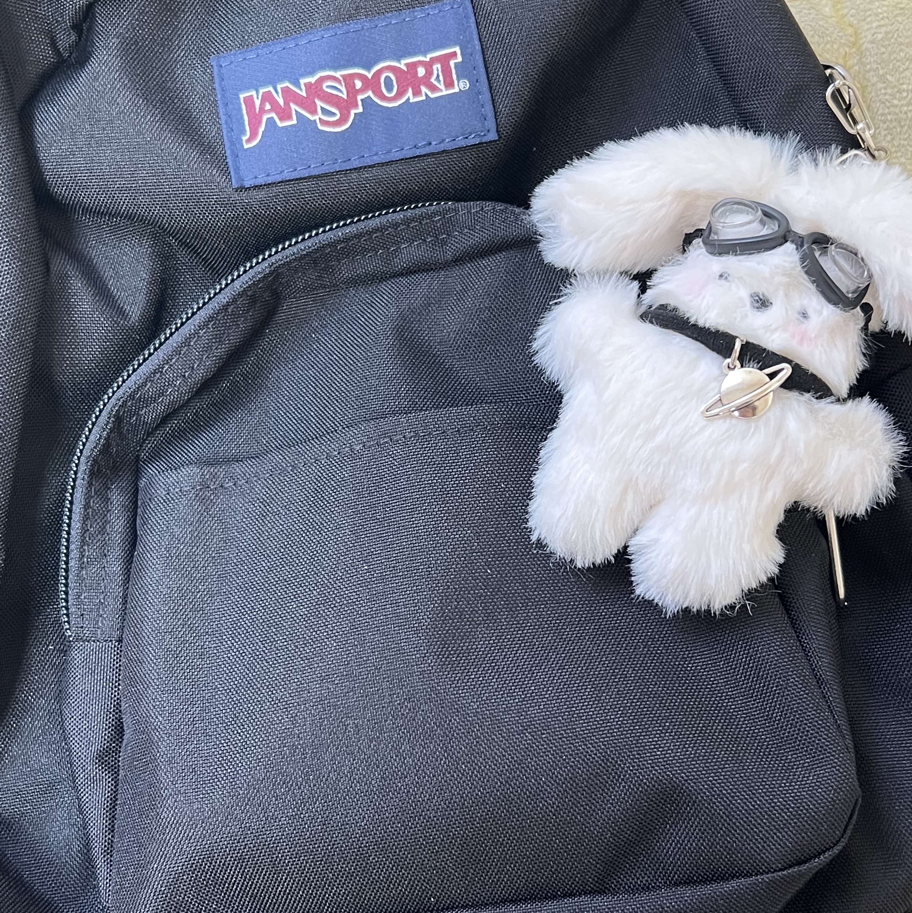 Jansport Half Pint Mini Backpack Black 착용 스타일