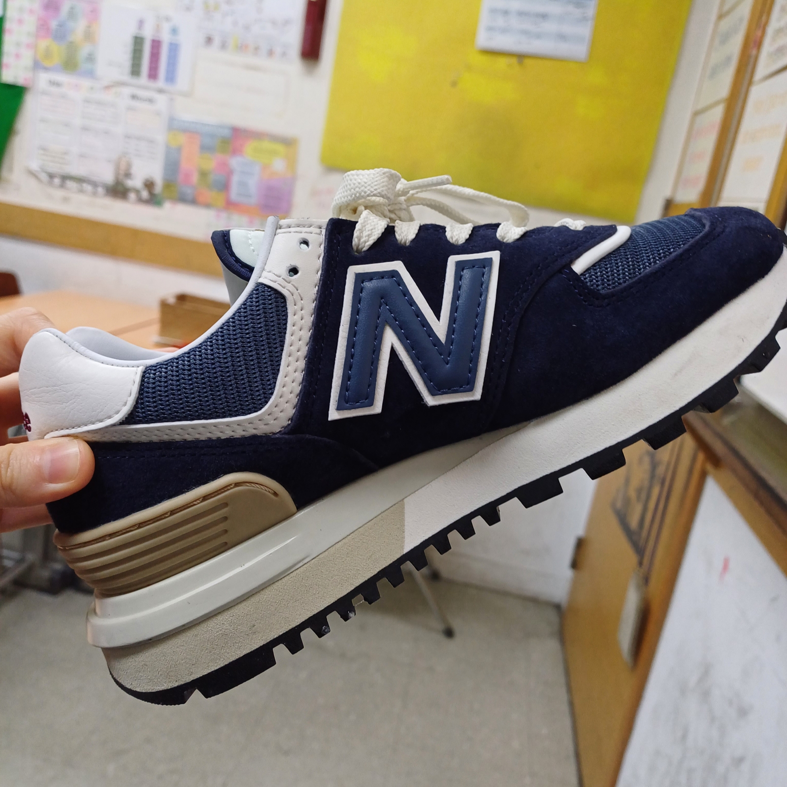 New Balance 574 Legacy Navy 착용 스타일