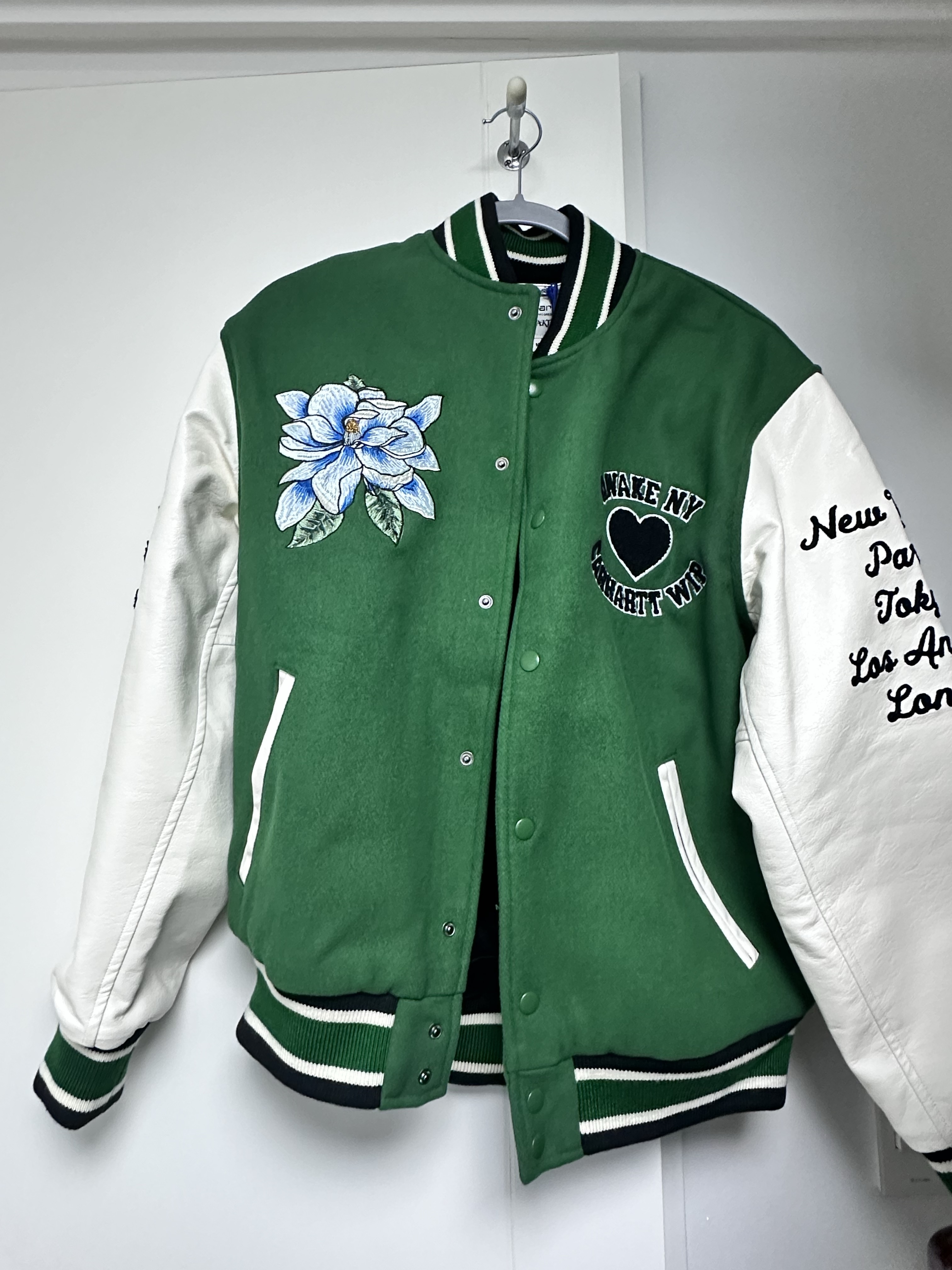 Carhartt WIP x Awake NY Teddy Jacket Green Cream 착용 스타일