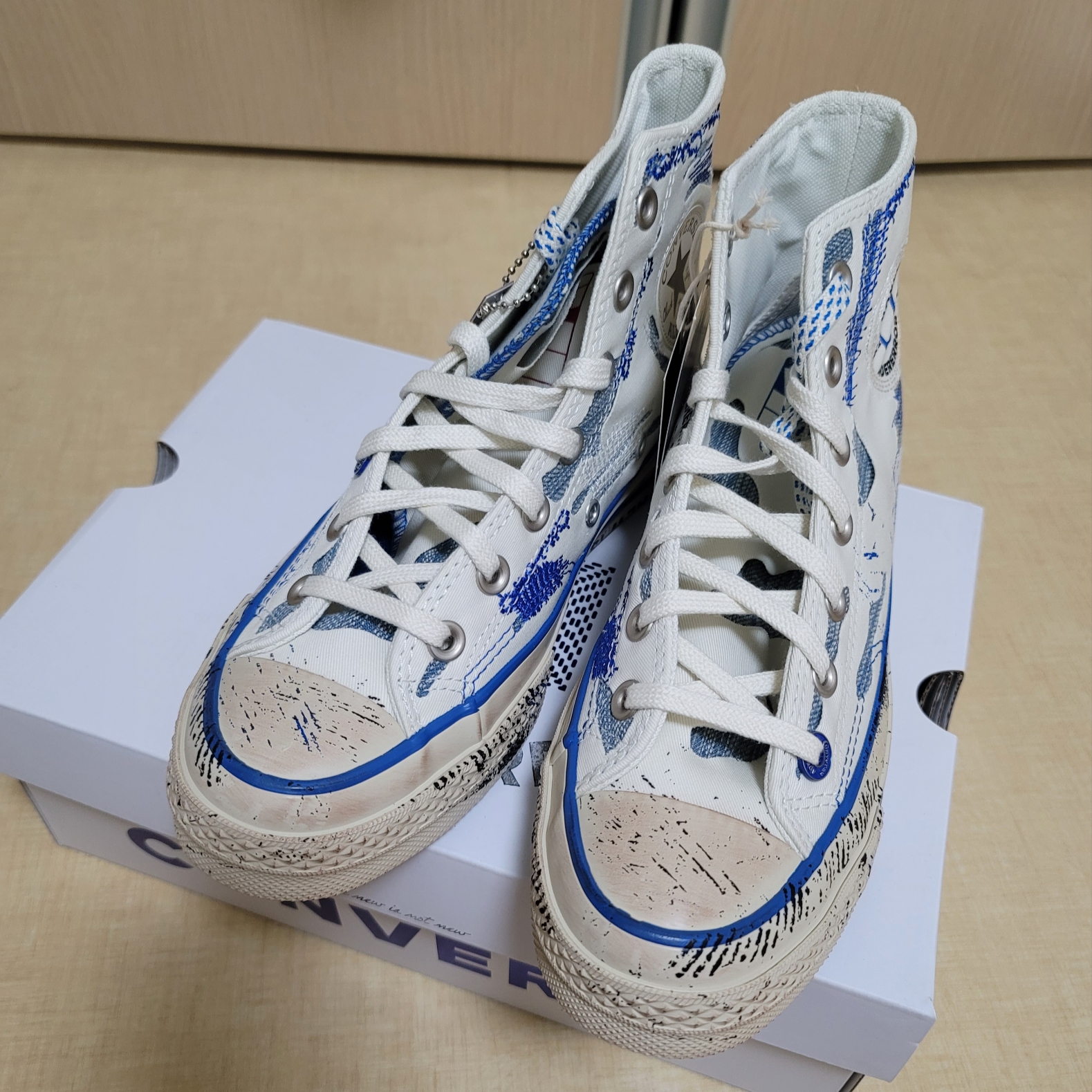 Converse x Ader Error Chuck 70 High White 착용 스타일 - 2