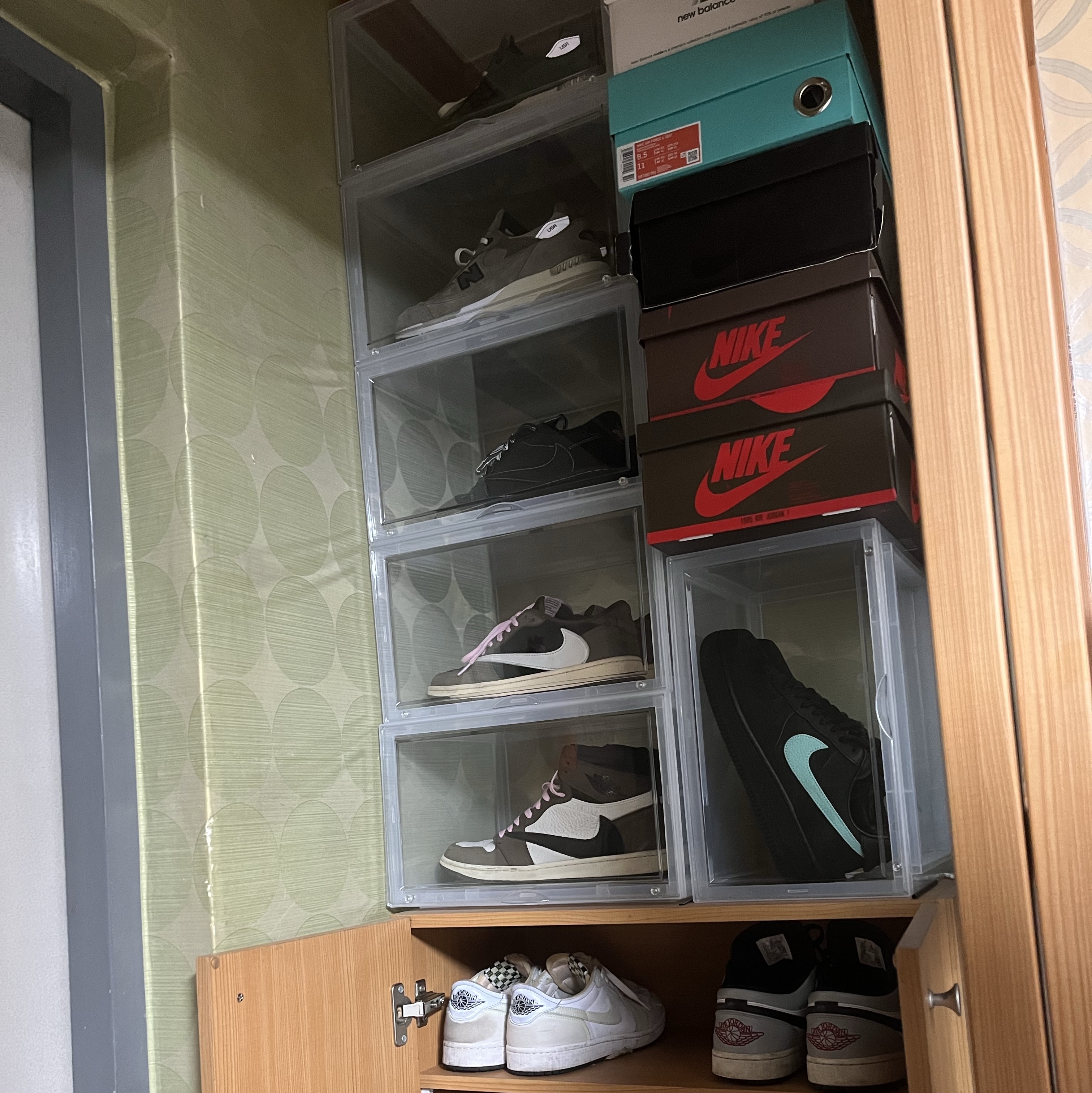 Jordan 1 x Travis Scott Retro Low OG SP Black Phantom, Jordan 1 x Travis Scott Retro High OG SP Mocha 착용 스타일