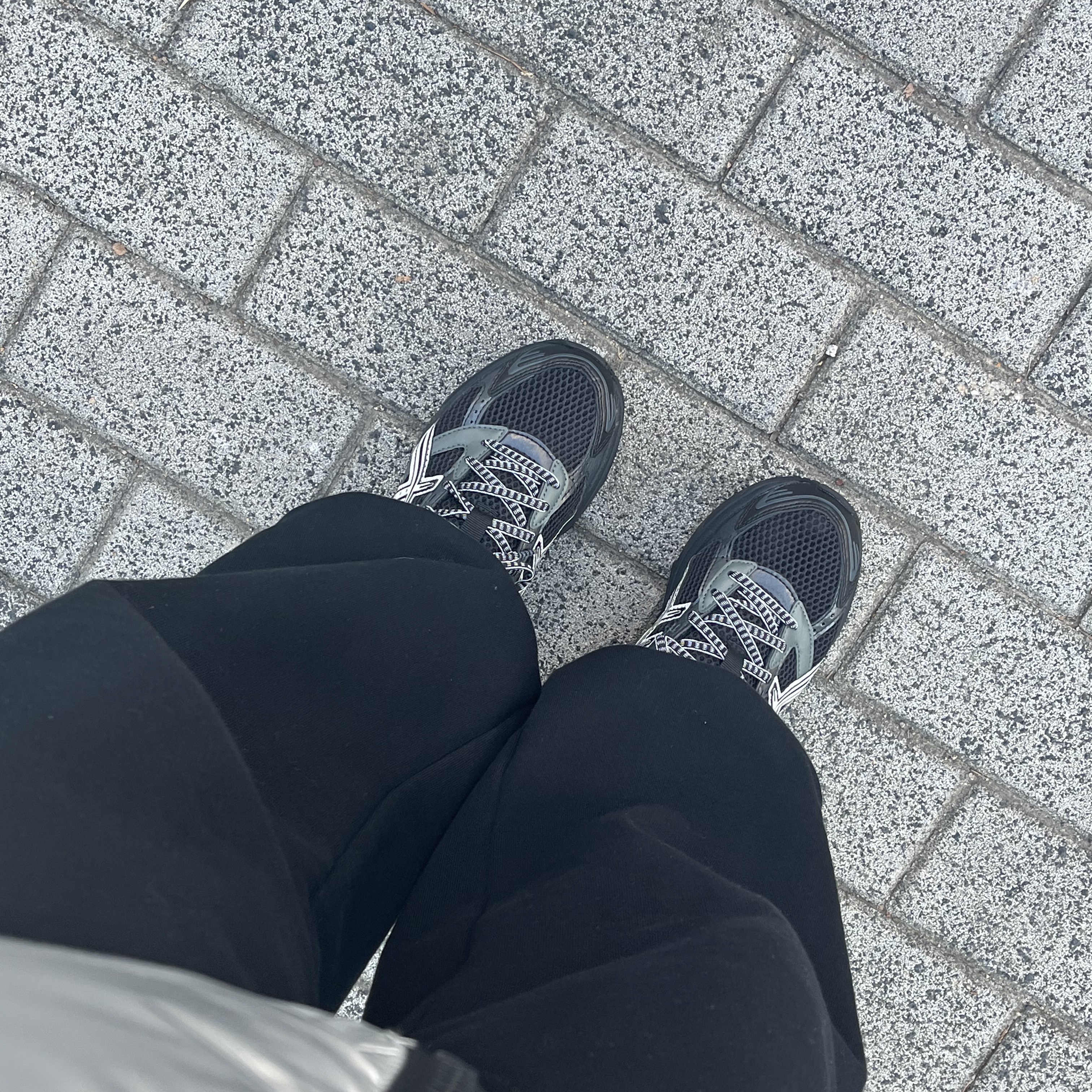 Asics Gel-1130 Black Glacier Grey - Folder Exclusive 착용 스타일 - 3