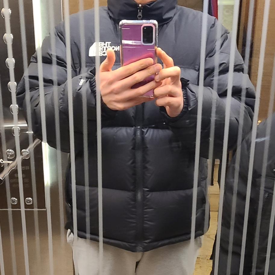 The North Face 1996 Retro Nuptse Down Jacket TNF Black 착용 스타일