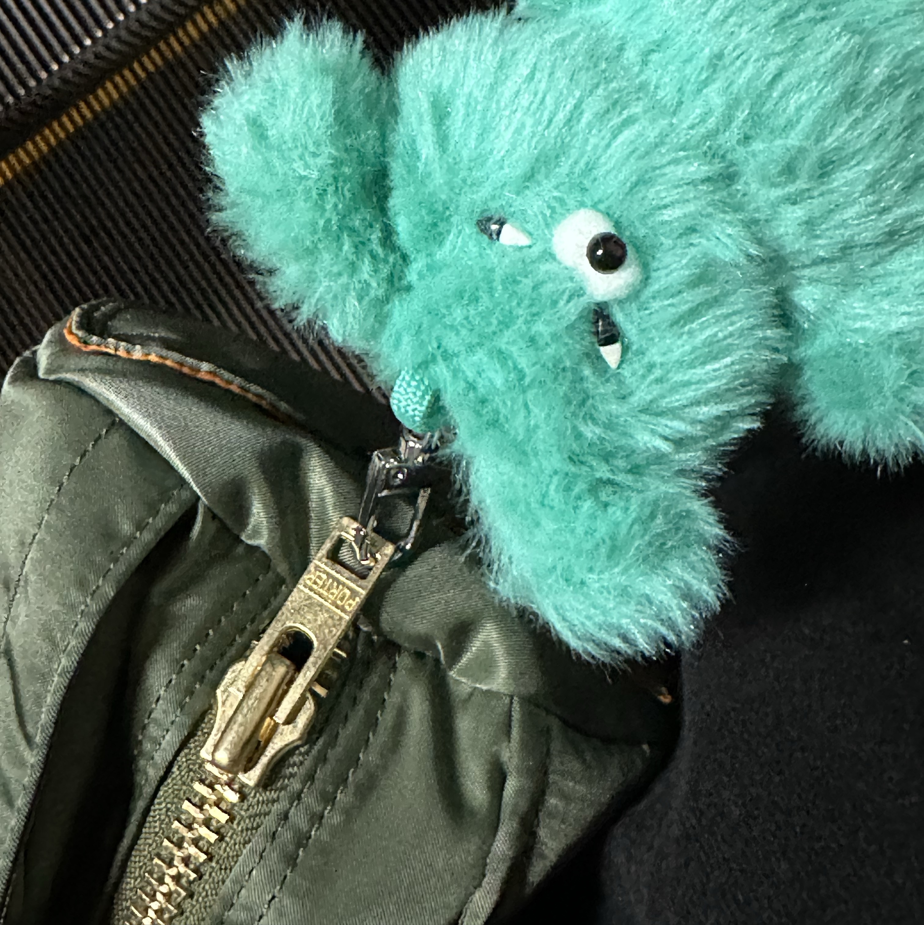 Porter Tanker Duffle Bag S Sage Green 착용 스타일 - 2