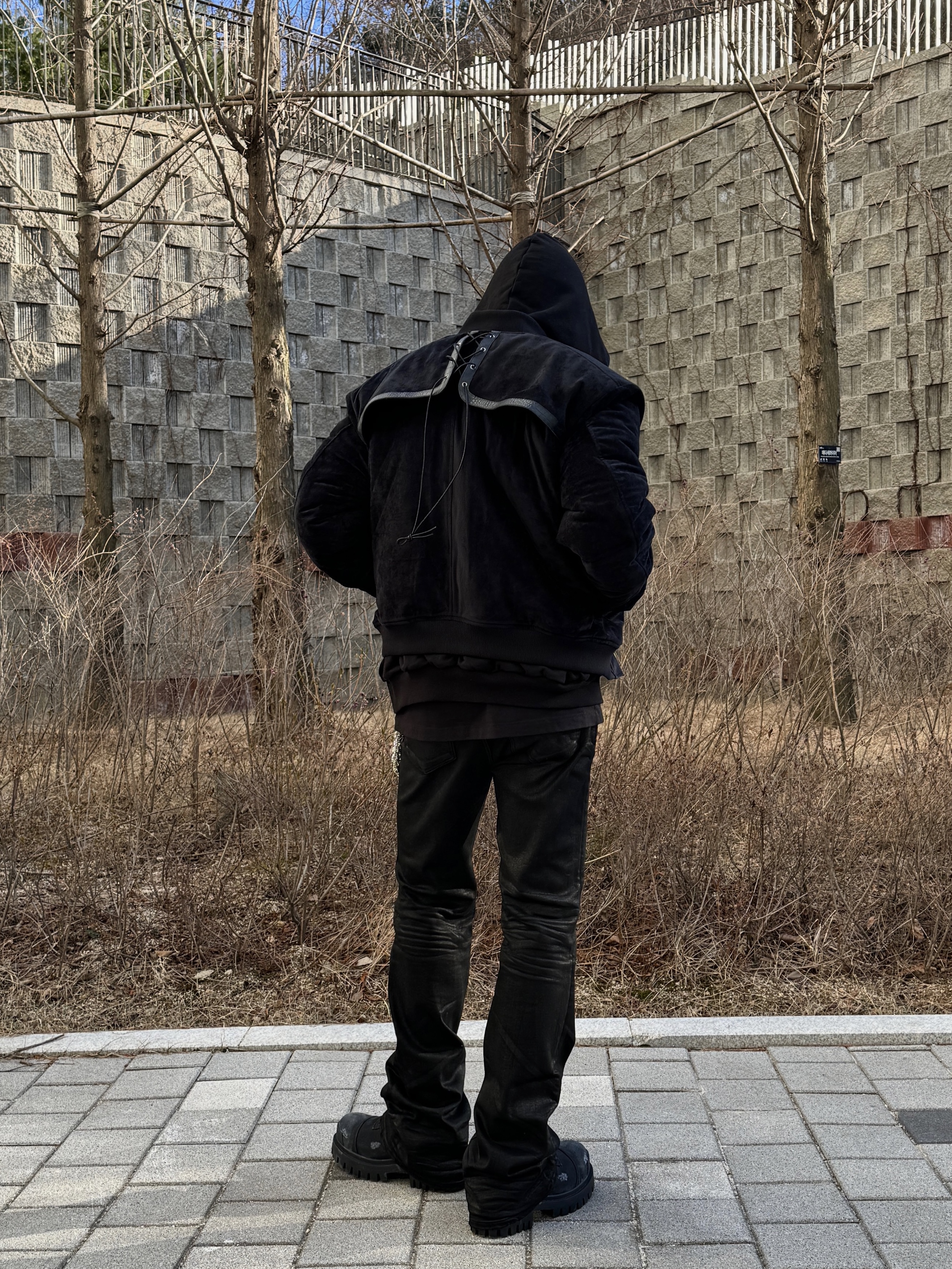 Undermycar Ring Multi Rings Flared Coating Jeans Pavement - 23FW, Balenciaga Combat Strike 20mm Boots Black 착용 스타일 - 1