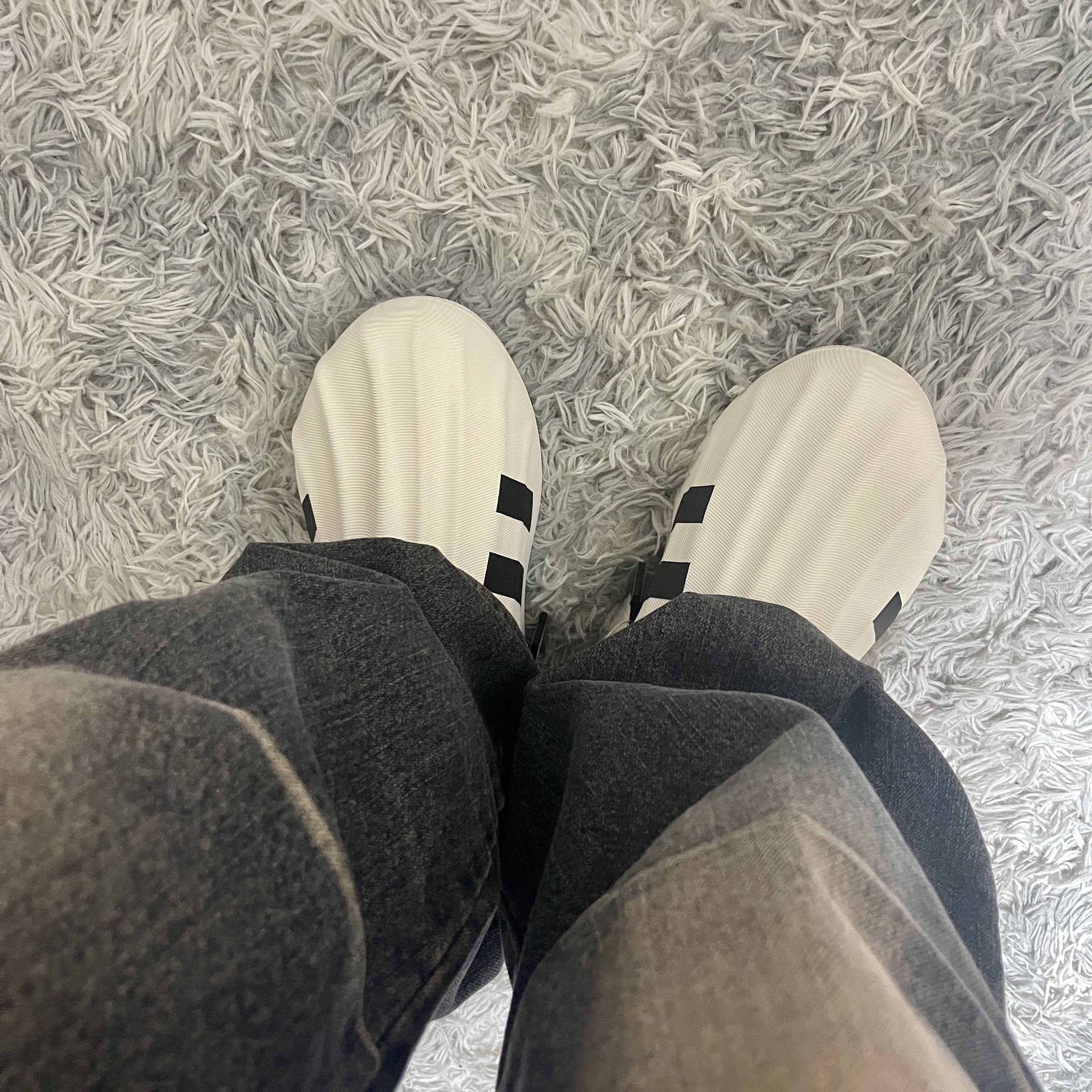 Adidas Adifom Superstar Core White 착용 스타일