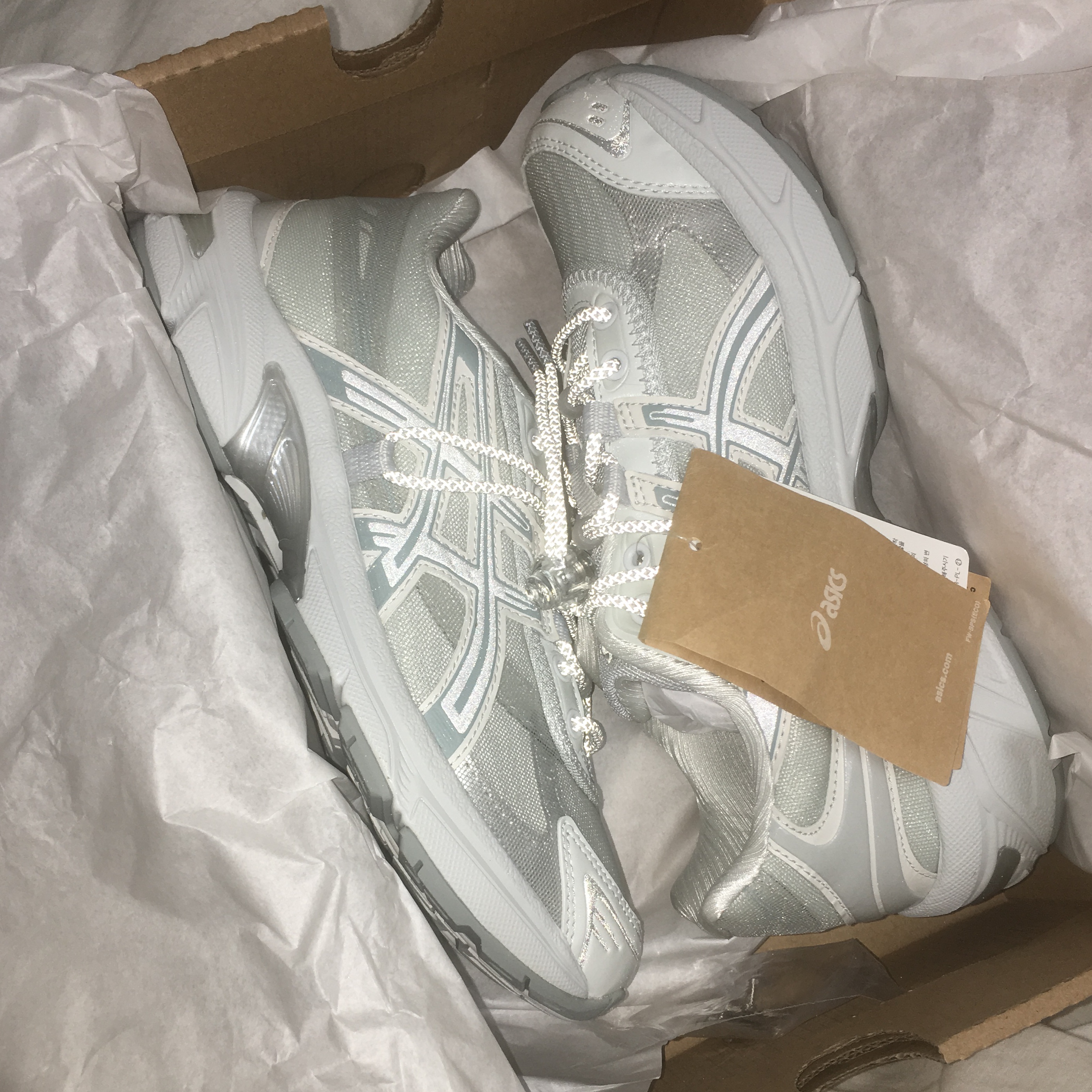 Asics x Atmos x Ojos Gel-1130 RE Glacier Grey Pure Silver 착용 스타일