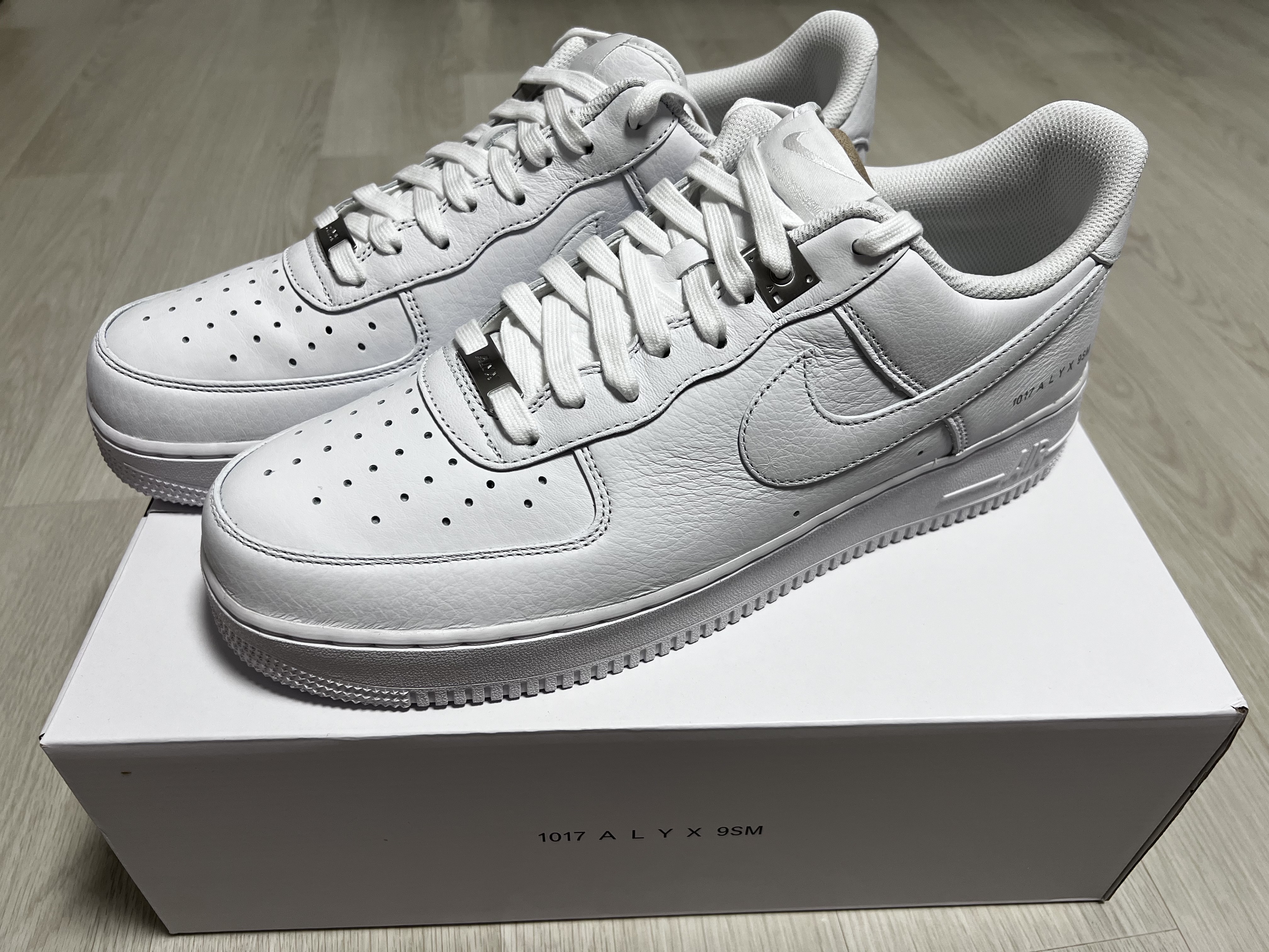 Nike x 1017 Alyx 9SM Air Force 1 Low SP White 착용 스타일