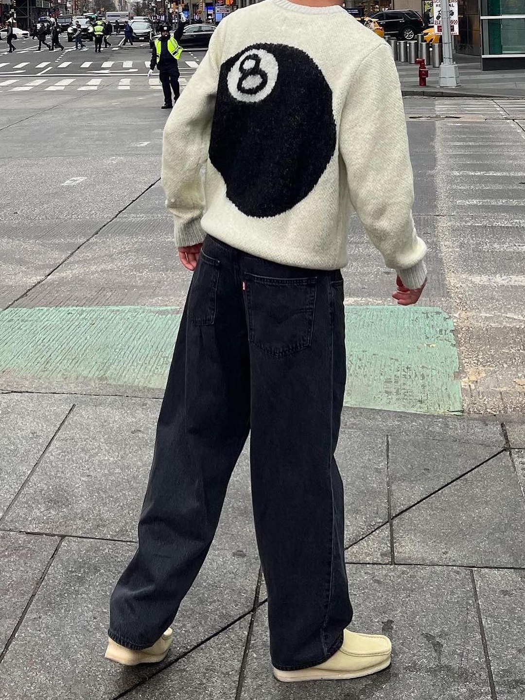 C.P. Company Lambswool Crewneck Knit Cream - 21FW, Supreme Applique Cable Knit Sweater Ivory - 23FW 착용 스타일 - 4