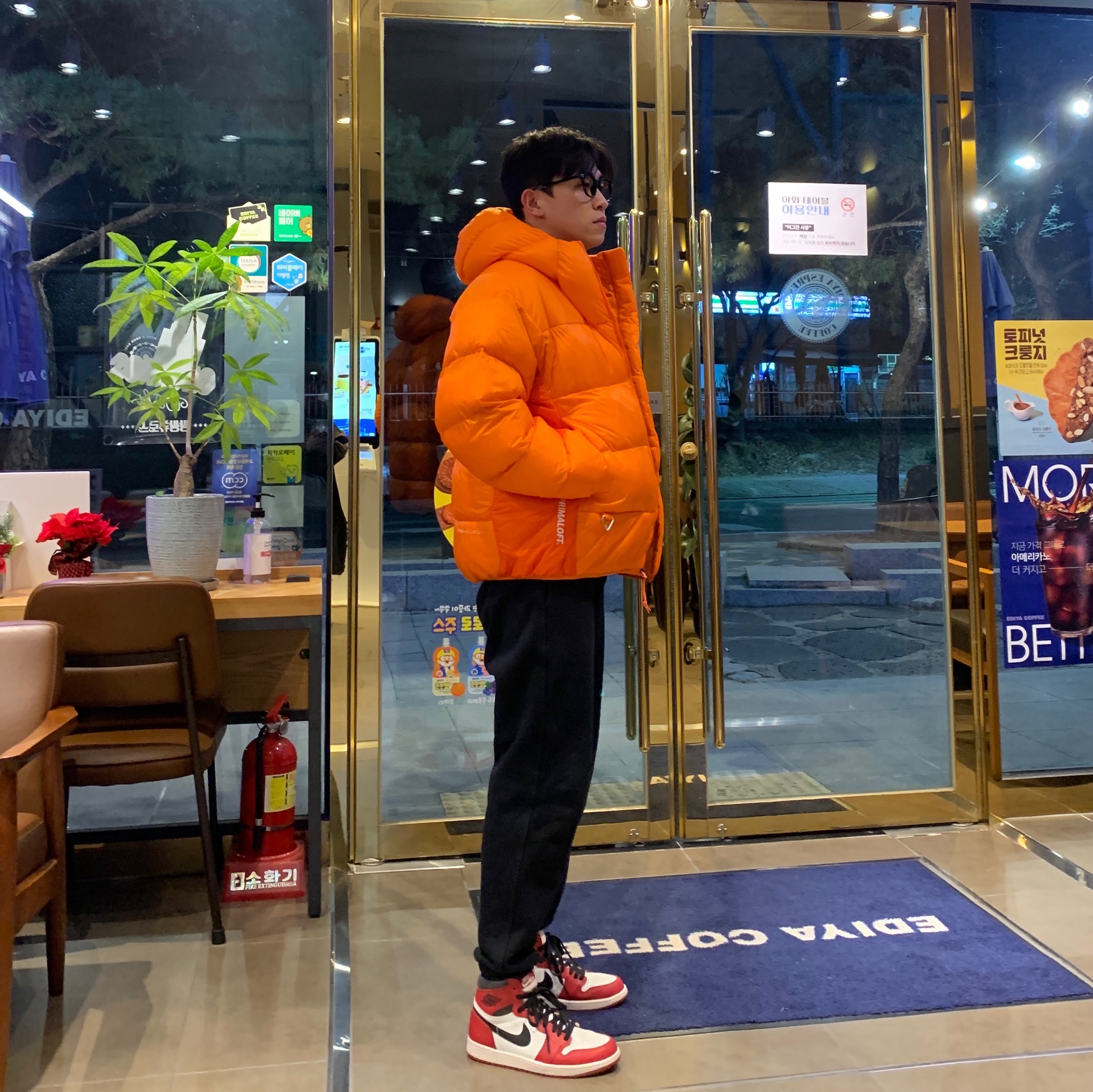 Nike ACG Therma-Fit ADV Lunar Lake Puffer Jacket Safety Orange - Asia, Jordan 1 Retro High OG Chicago 2022 착용 스타일 - 4