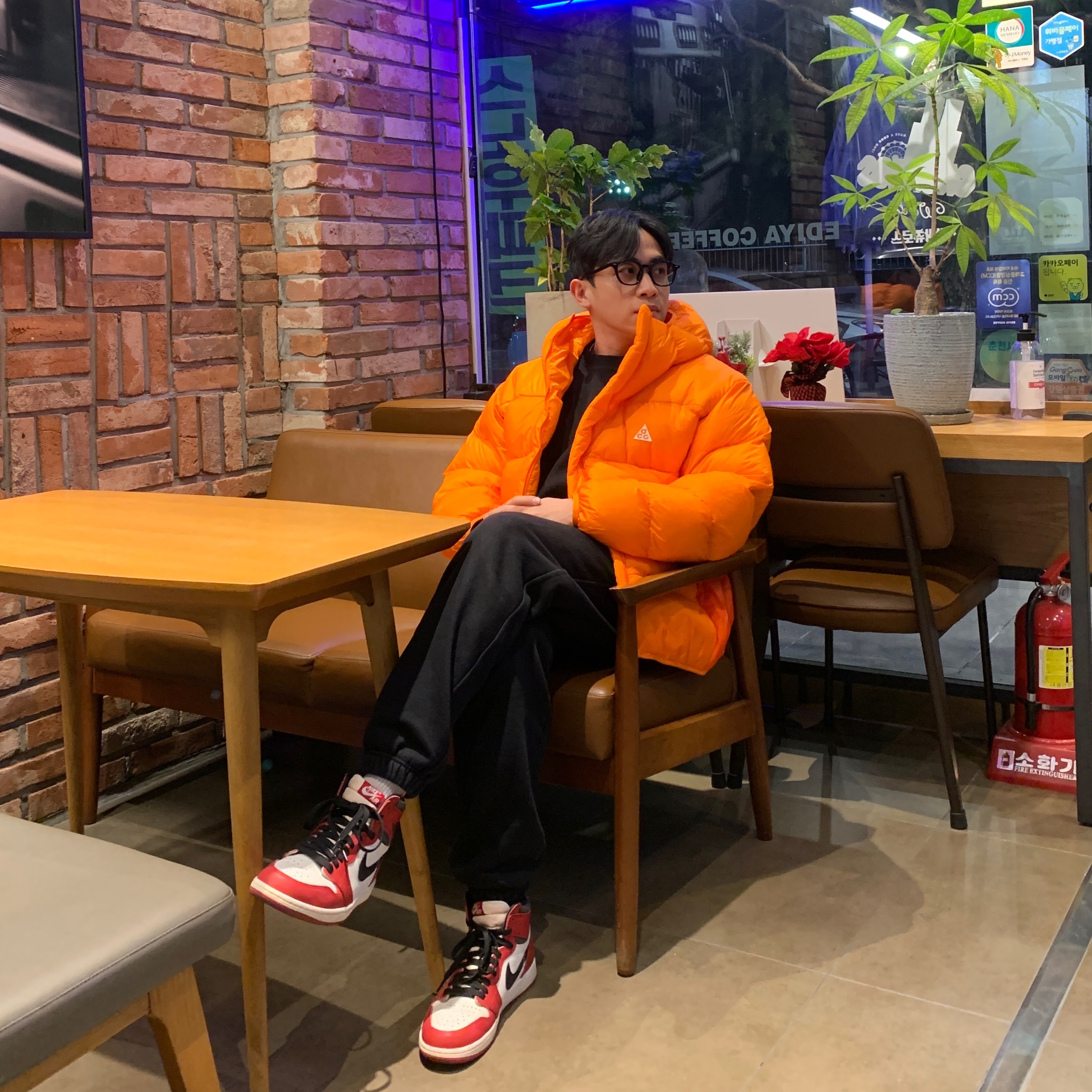 Nike ACG Therma-Fit ADV Lunar Lake Puffer Jacket Safety Orange - Asia, Jordan 1 Retro High OG Chicago 2022 착용 스타일 - 2