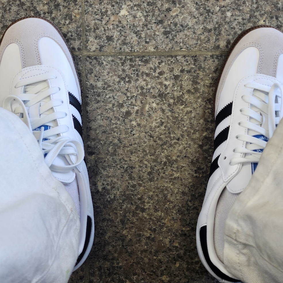 Adidas Samba OG Cloud White 착용 스타일