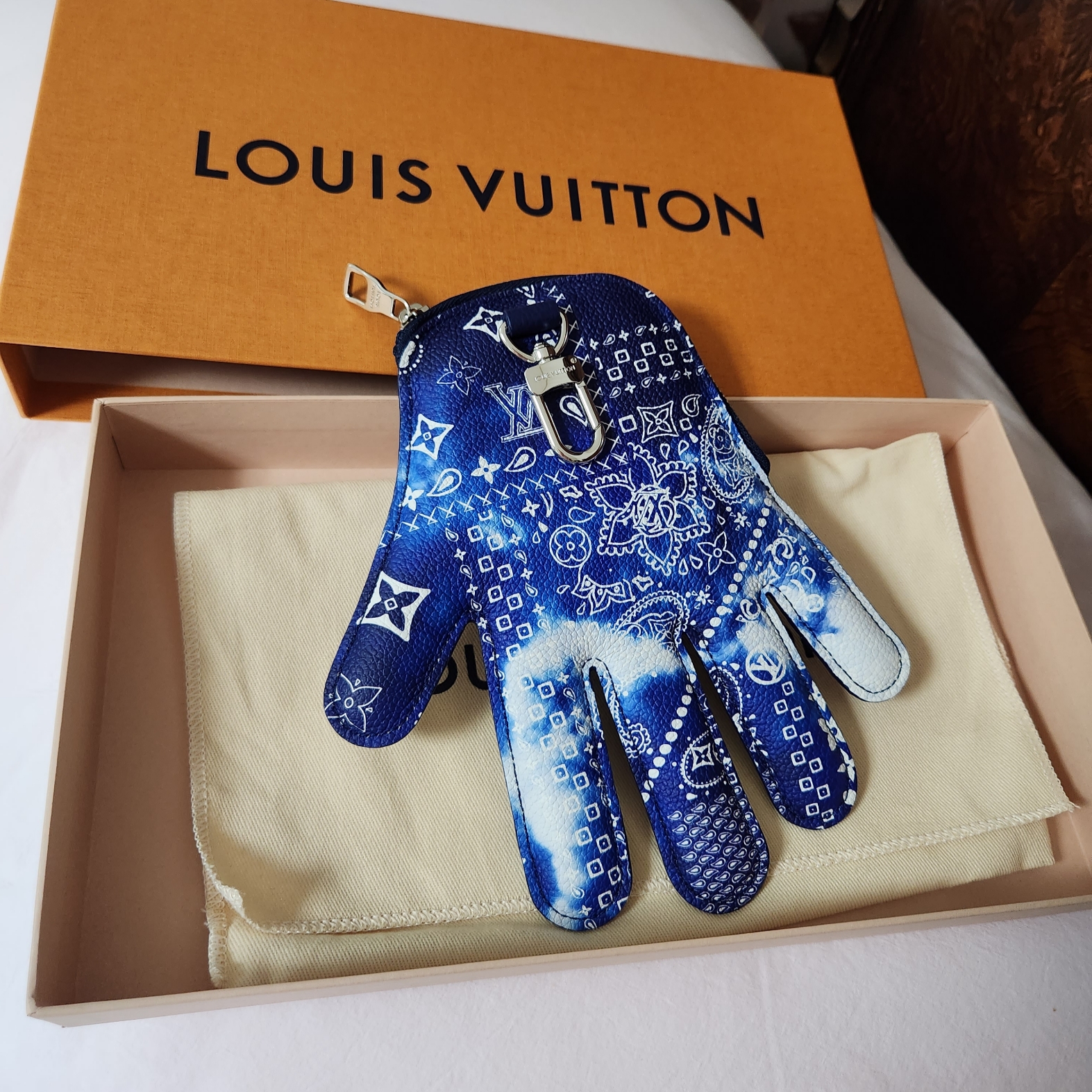 Louis Vuitton Hi 5 Blue 착용 스타일 - 5