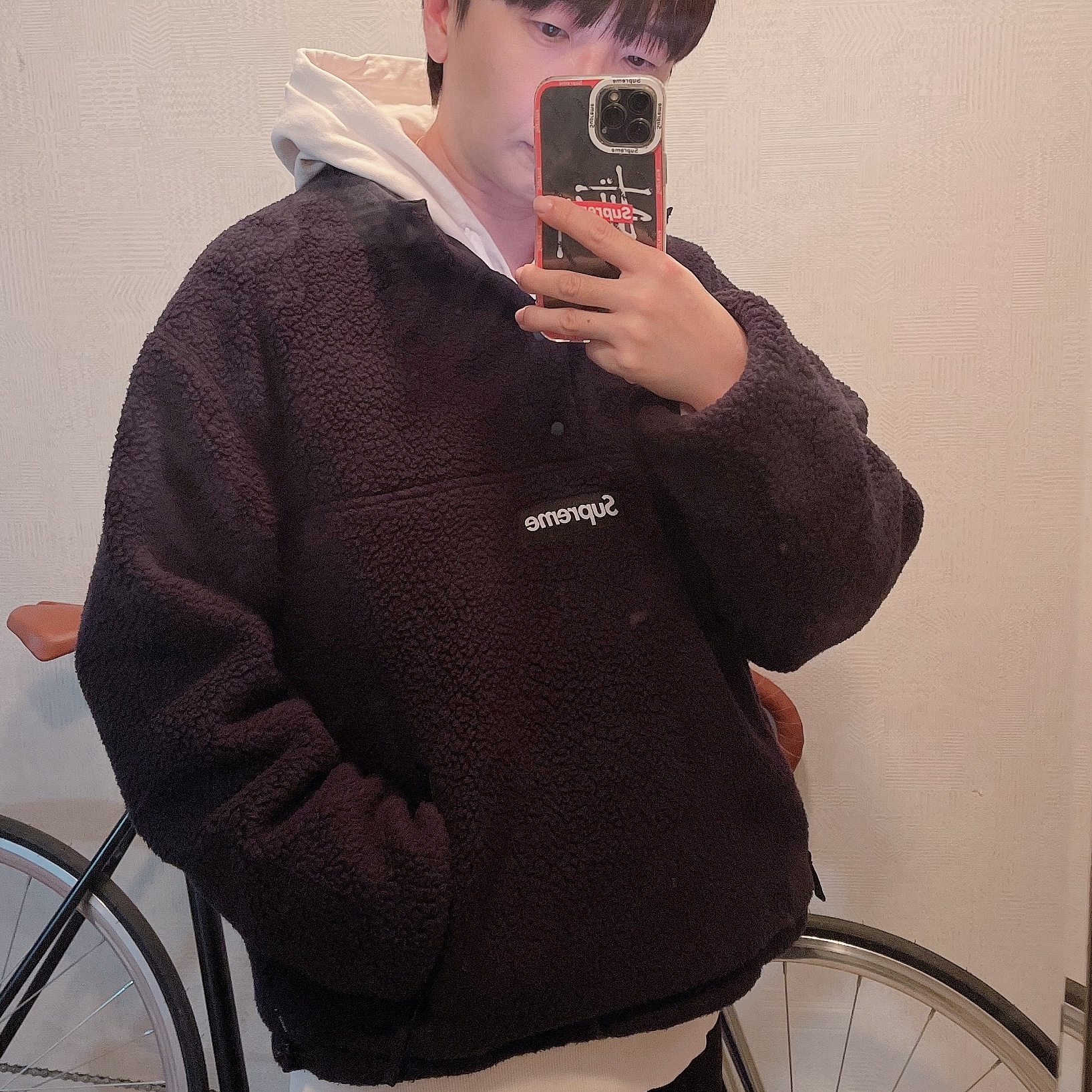 Supreme Polartec Shearling Reversible Pullover Black - 23FW 착용 스타일