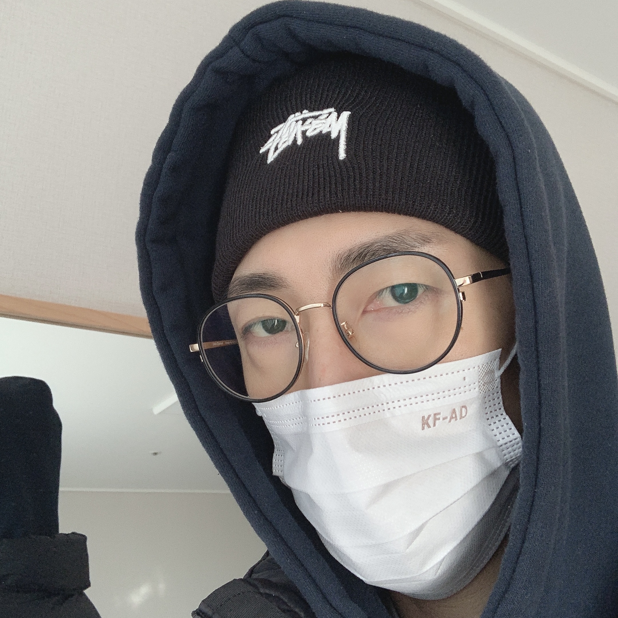 The North Face 1996 Eco Nuptse Jacket Black, Nike x Stussy NRG Cuffed Beanie Black 착용 스타일 - 3