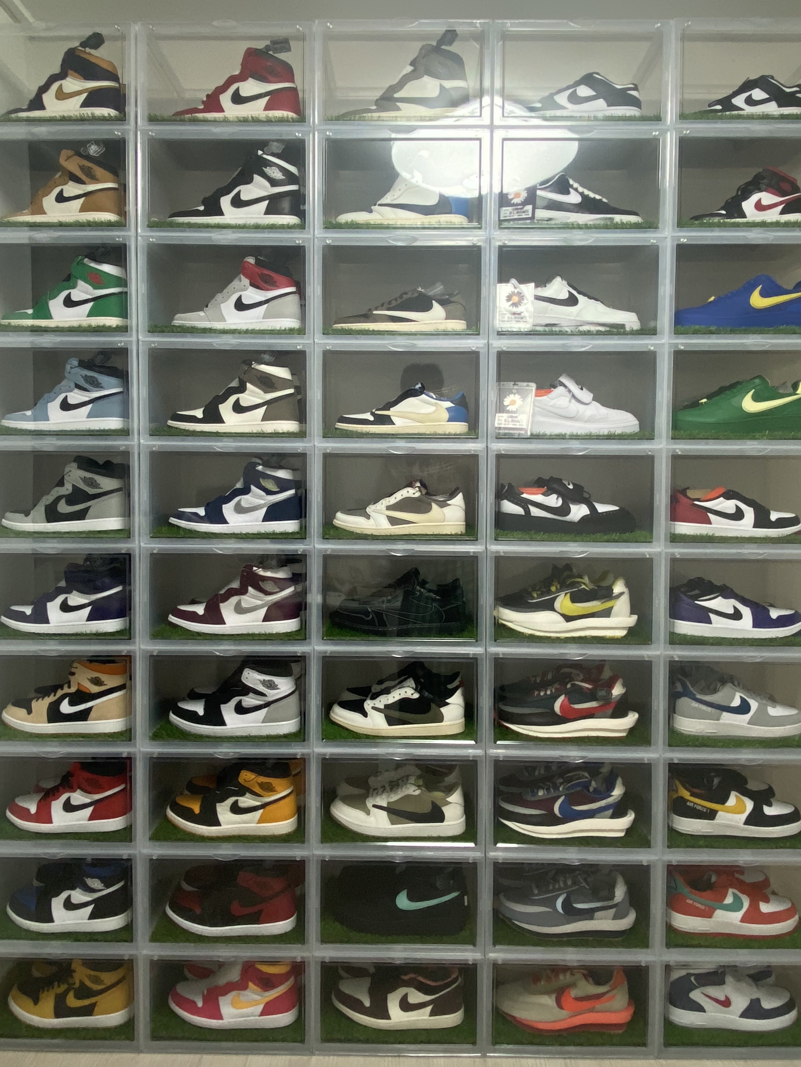 Nike x Tiffany & Co. Air Force 1 Low SP 1837, (W) Jordan 1 x Travis Scott Retro Low OG SP Medium Olive 착용 스타일