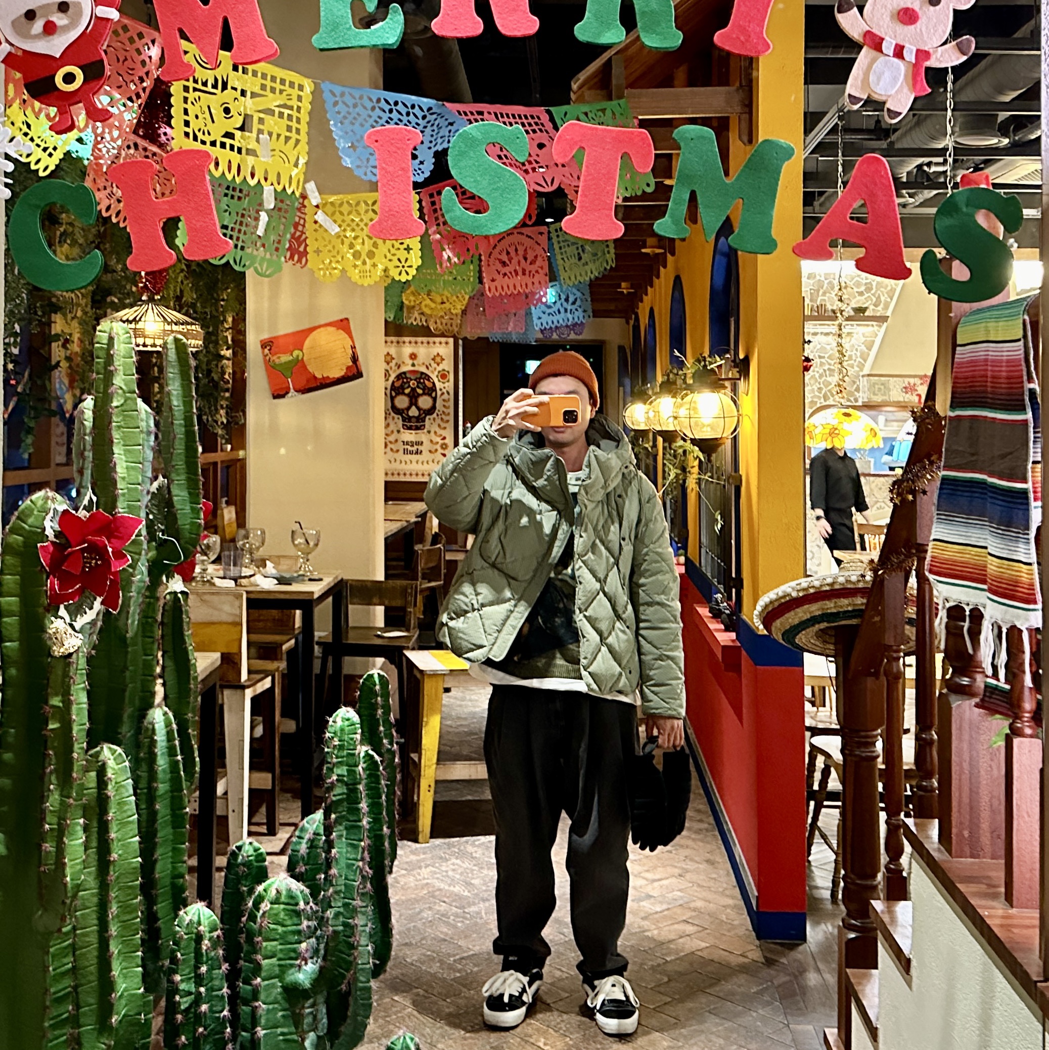 Stussy Peter Tosh Print Sweater Multi, Apple iPhone 14 Pro Max 1TB Deep Purple (Korean Ver.) 착용 스타일 - 1