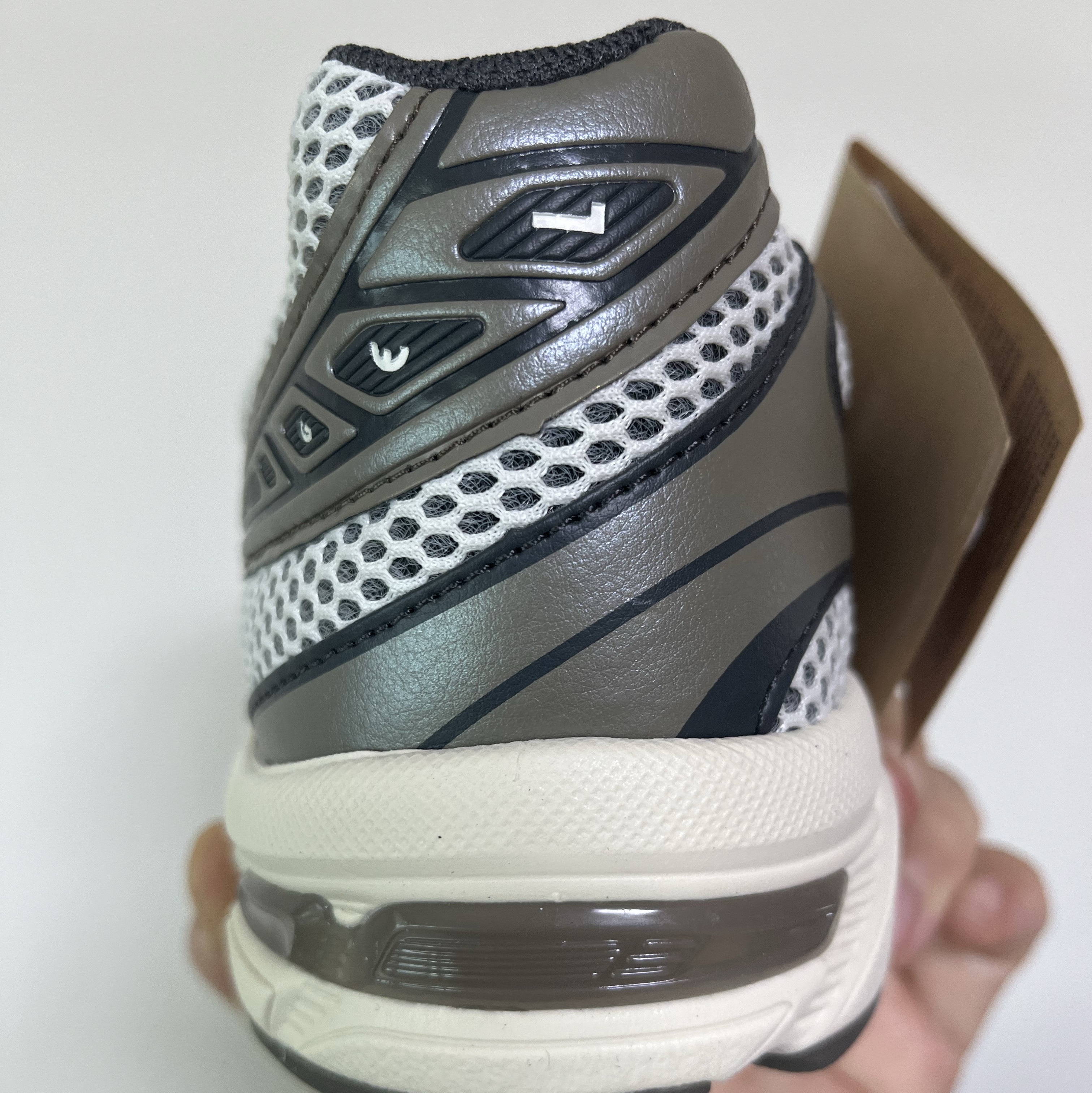 Asics Gel-1130 Birch Dark Taupe - Korea Exclusive 착용 스타일 - 3