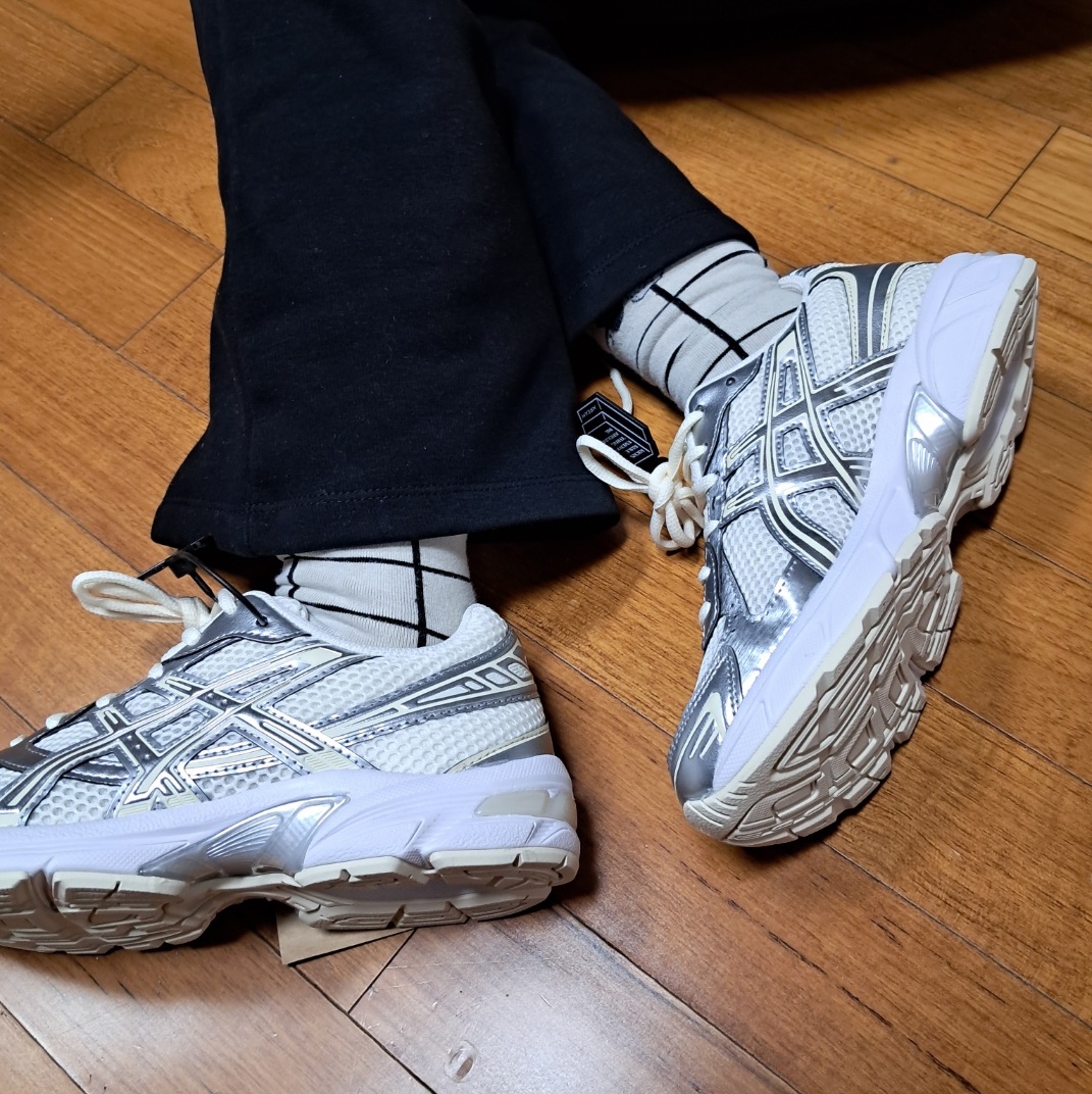 (W) Asics Gel-1130 Cream Pure Silver 착용 스타일 - 1