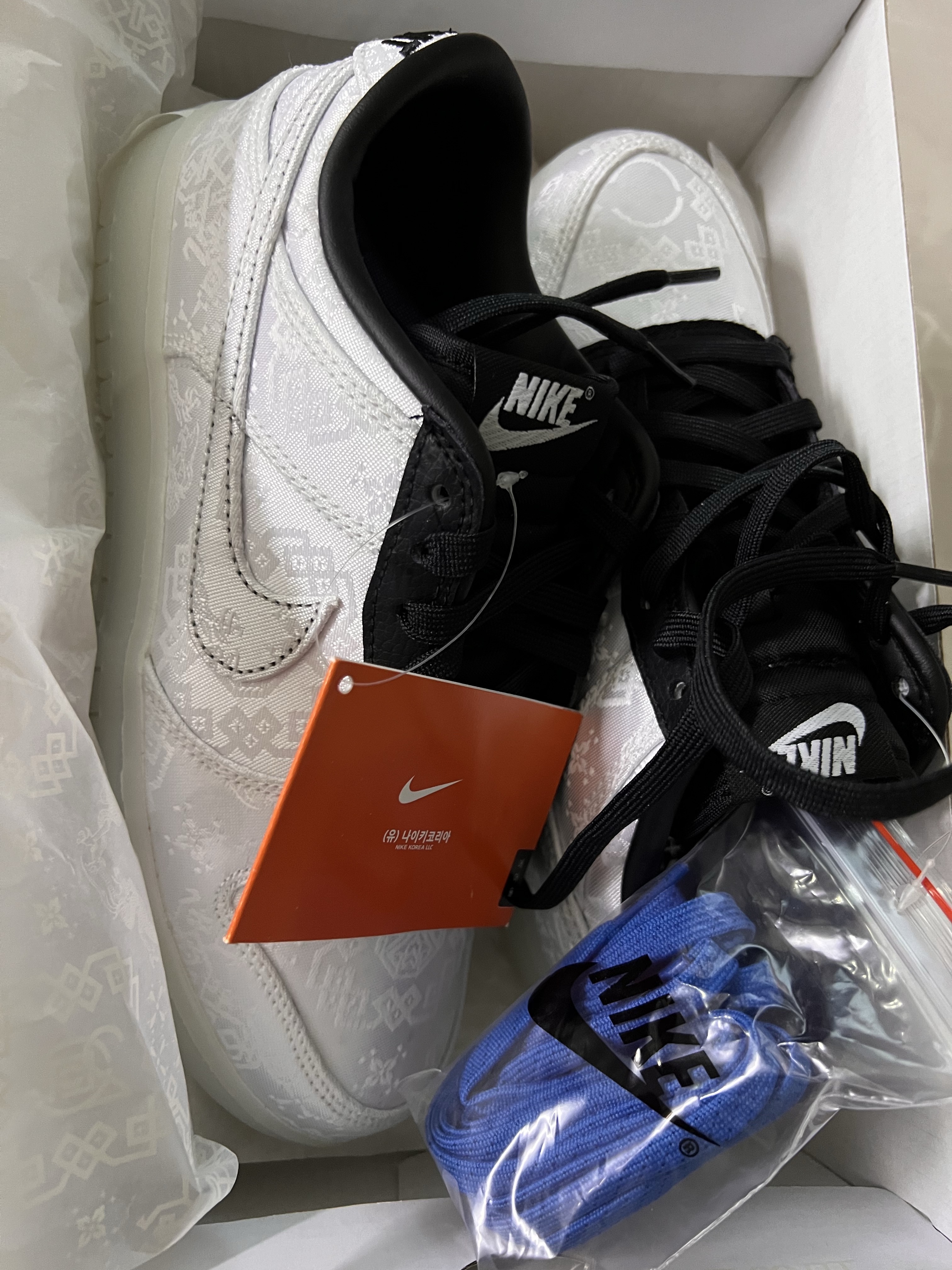 Nike x Clot x Fragment Dunk Low Black and White 착용 스타일