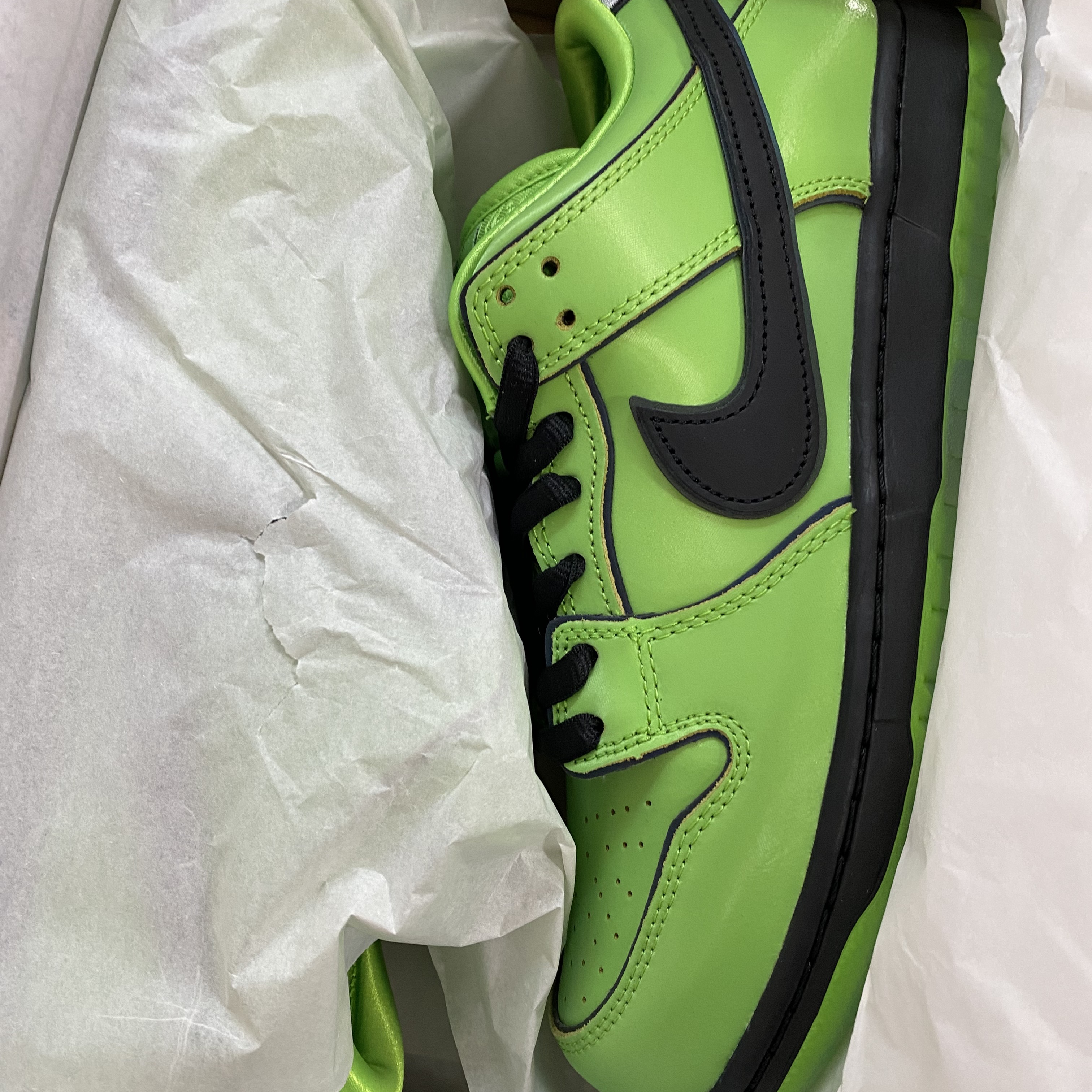 Nike x The Powerpuff Girls SB Dunk Low Pro QS Buttercup 착용 스타일 - 2