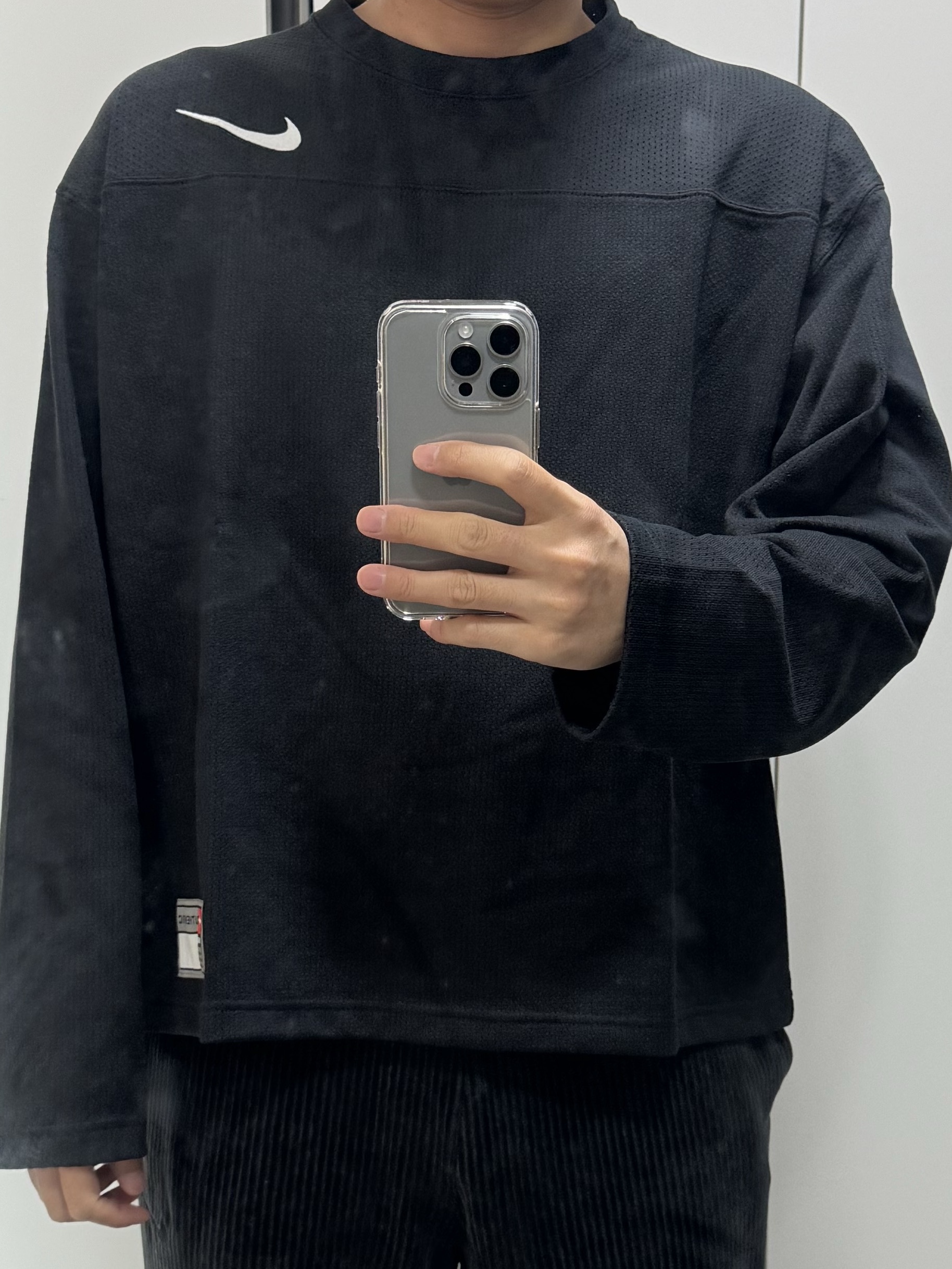 Nike x Stussy Long Sleeve Top Black (FJ9164-010), Nike x Stussy Long Sleeve Top Sail (FJ9164-133) 착용 스타일 - 1