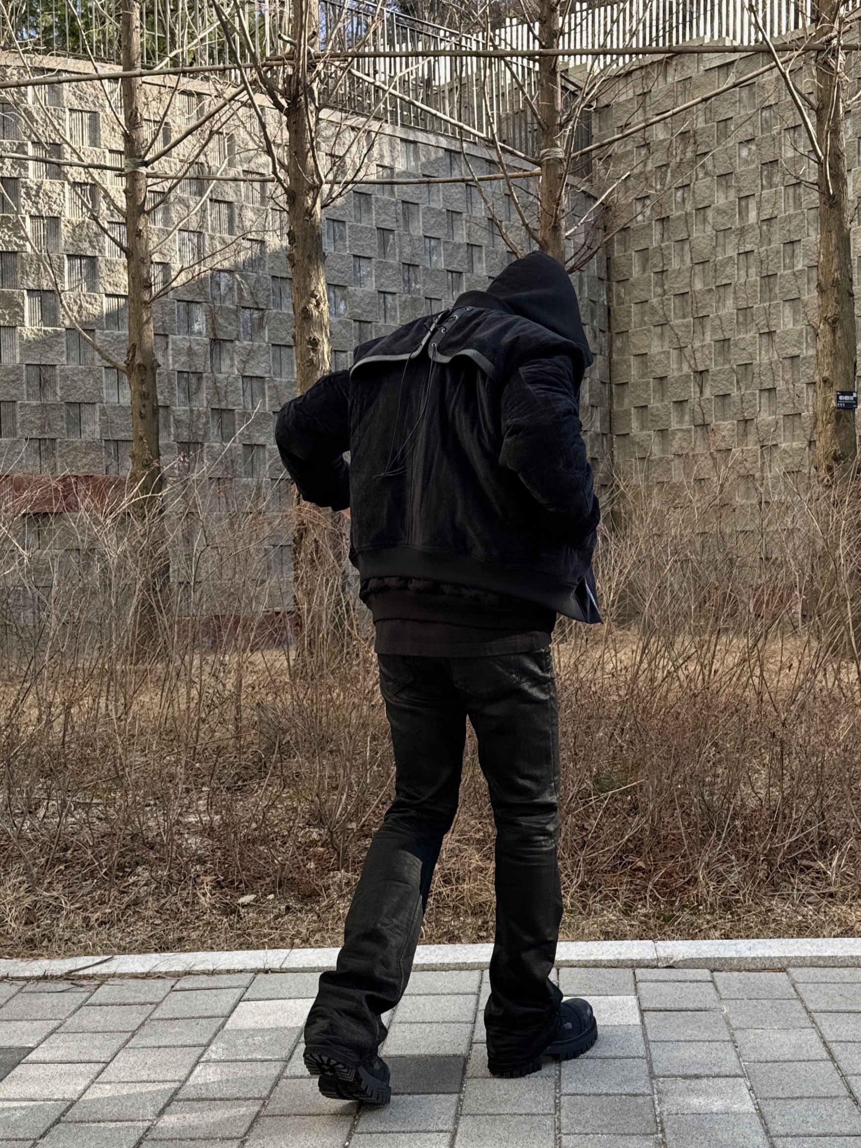 Undermycar Ring Multi Rings Flared Coating Jeans Pavement - 23FW, Balenciaga Combat Strike 20mm Boots Black 착용 스타일 - 3