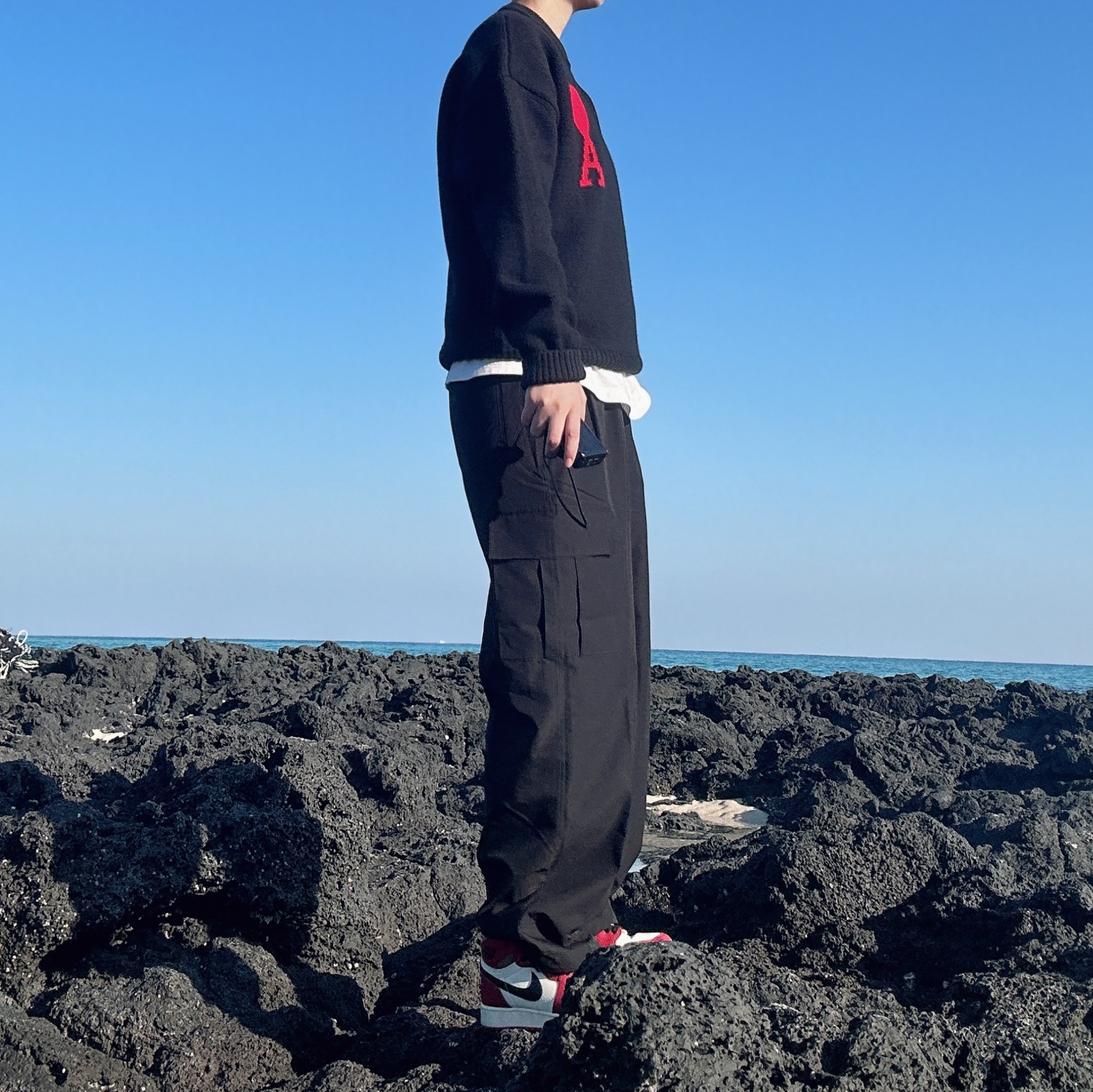 AMI de Coeur Oversize Intarsia Sweater Black Red, (GS) Jordan 1 Retro High OG Chicago 2022 착용 스타일 - 2