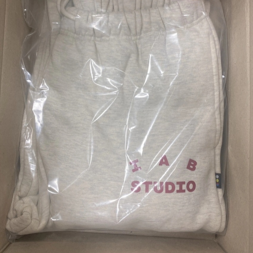 IAB Studio Sweatpants Oatmeal Burgundy - 22SS 착용 스타일