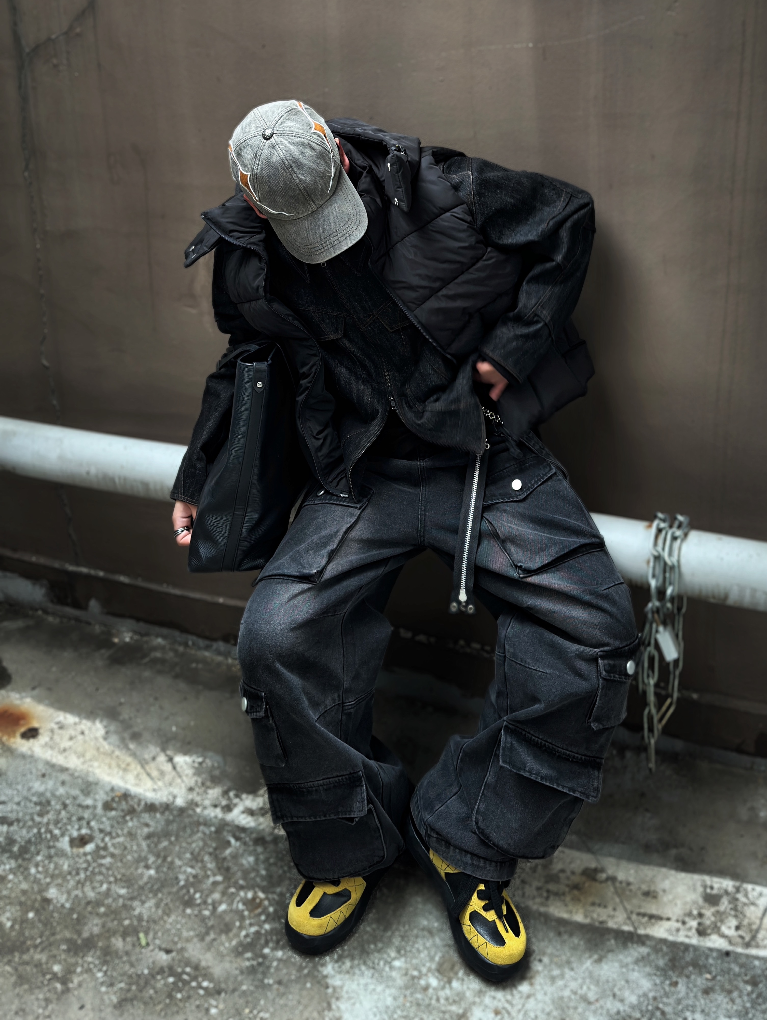 Thug Club x MCM Tribal Leather Cap Black 착용 스타일 - 1
