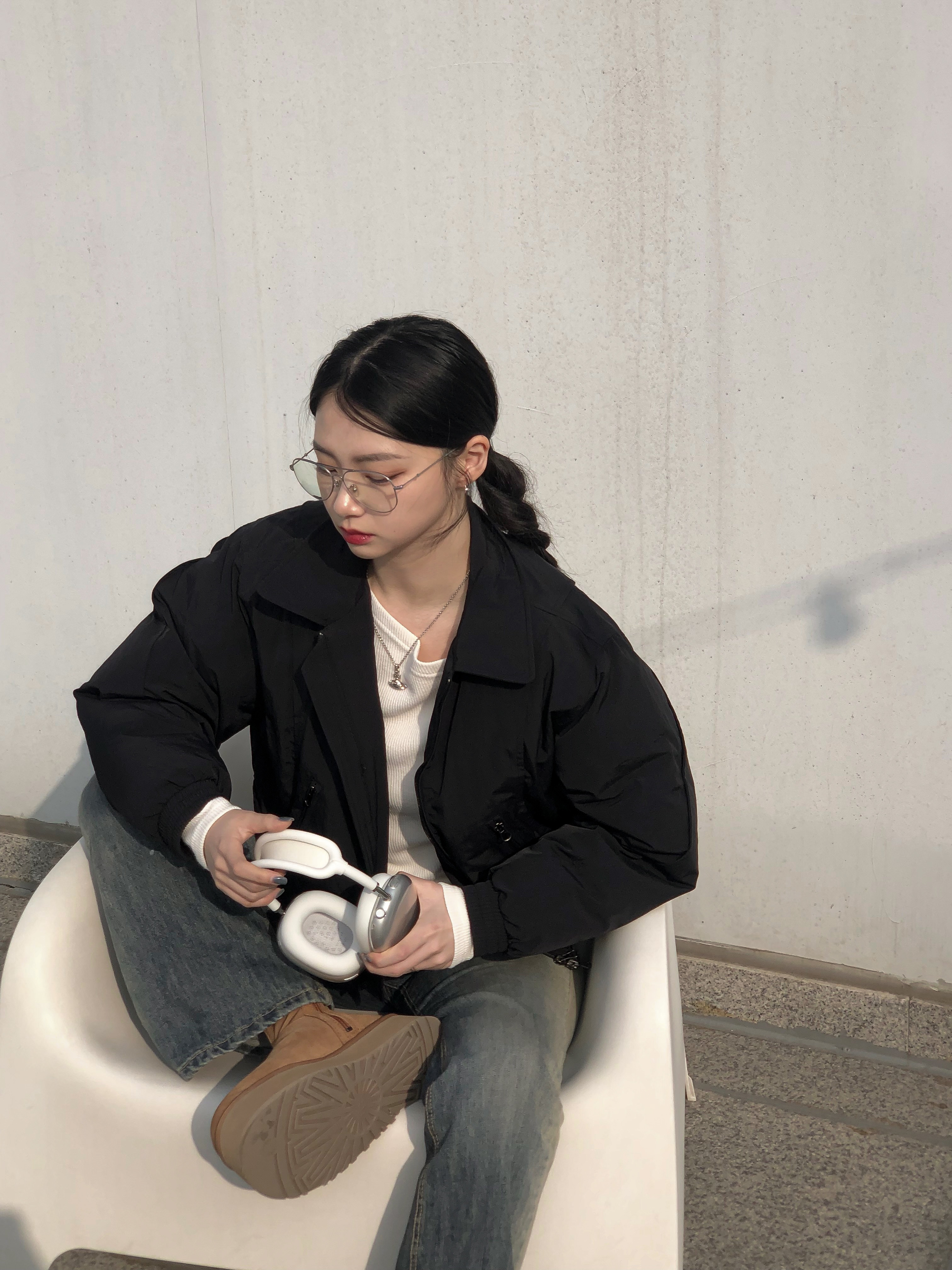 (W) UGG Classic Dipper Boots Chestnut, Apple AirPods Max Lightning Silver (Korean Ver.) 착용 스타일 - 3