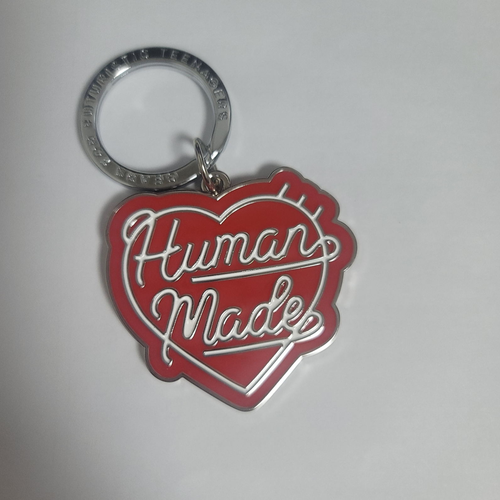 Human Made Heart Keyring Red 착용 스타일