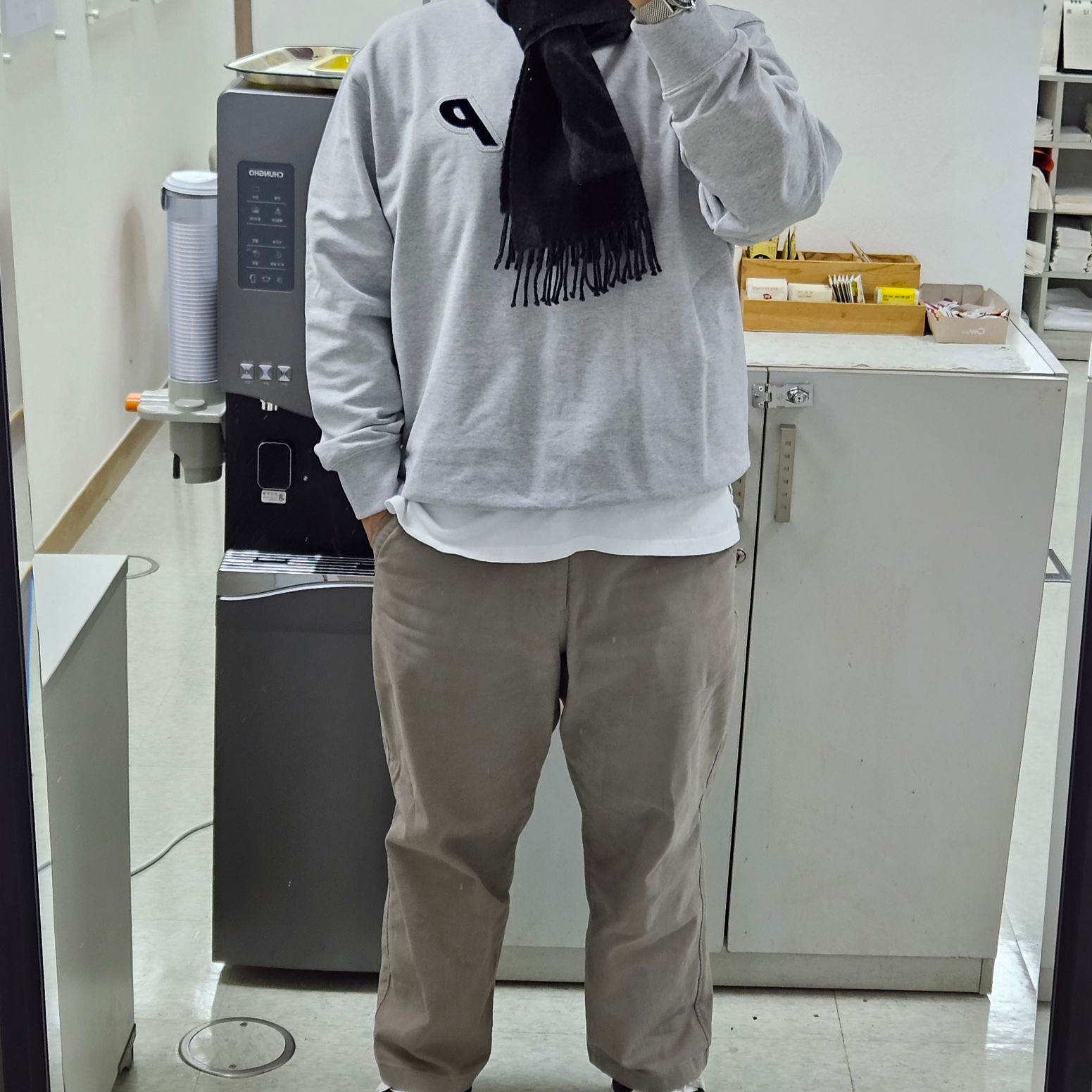 Palace P-3 Applique Crew Grey Marl - 22FW 착용 스타일