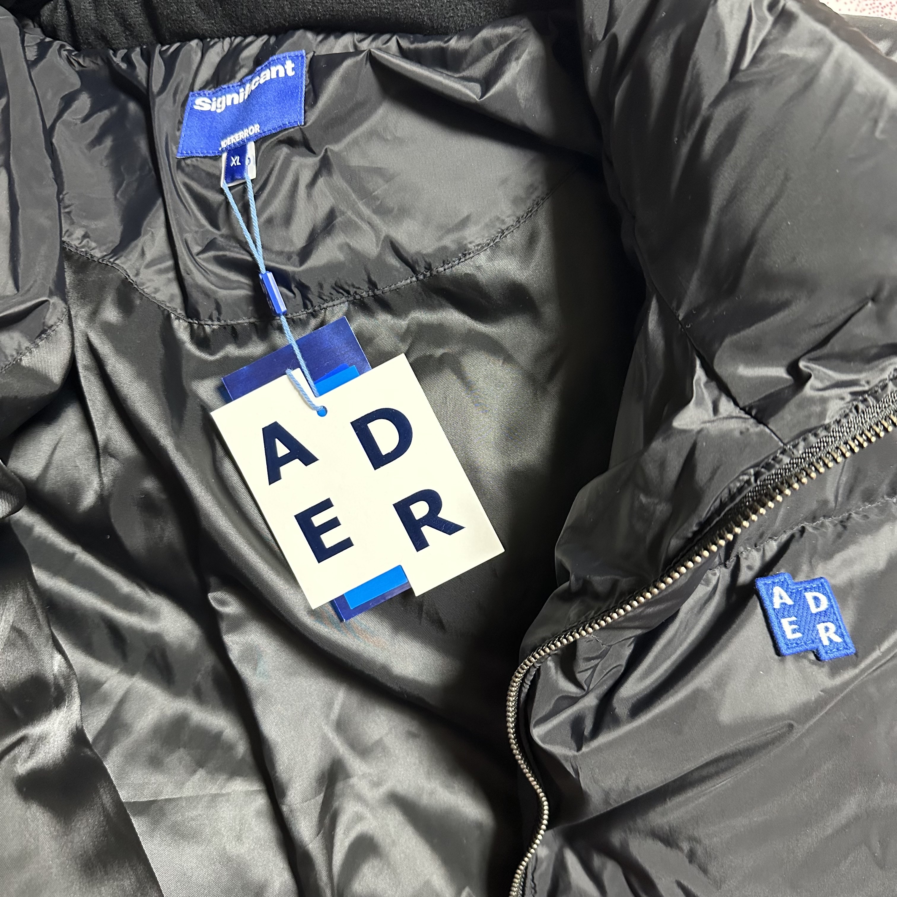 Ader Error Sig; TRS/BL Tag Puffer Jacket 01 Noir 착용 스타일