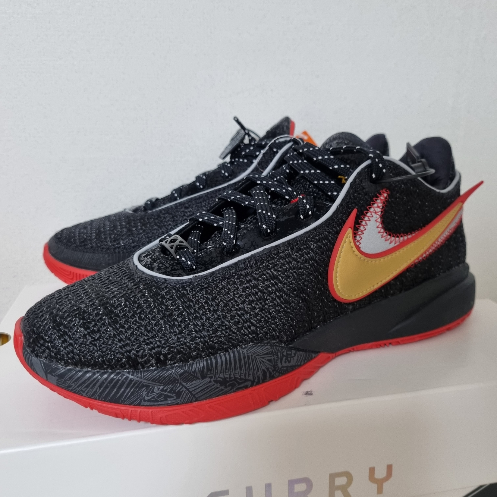 Nike LeBron XX EP Bred 착용 스타일