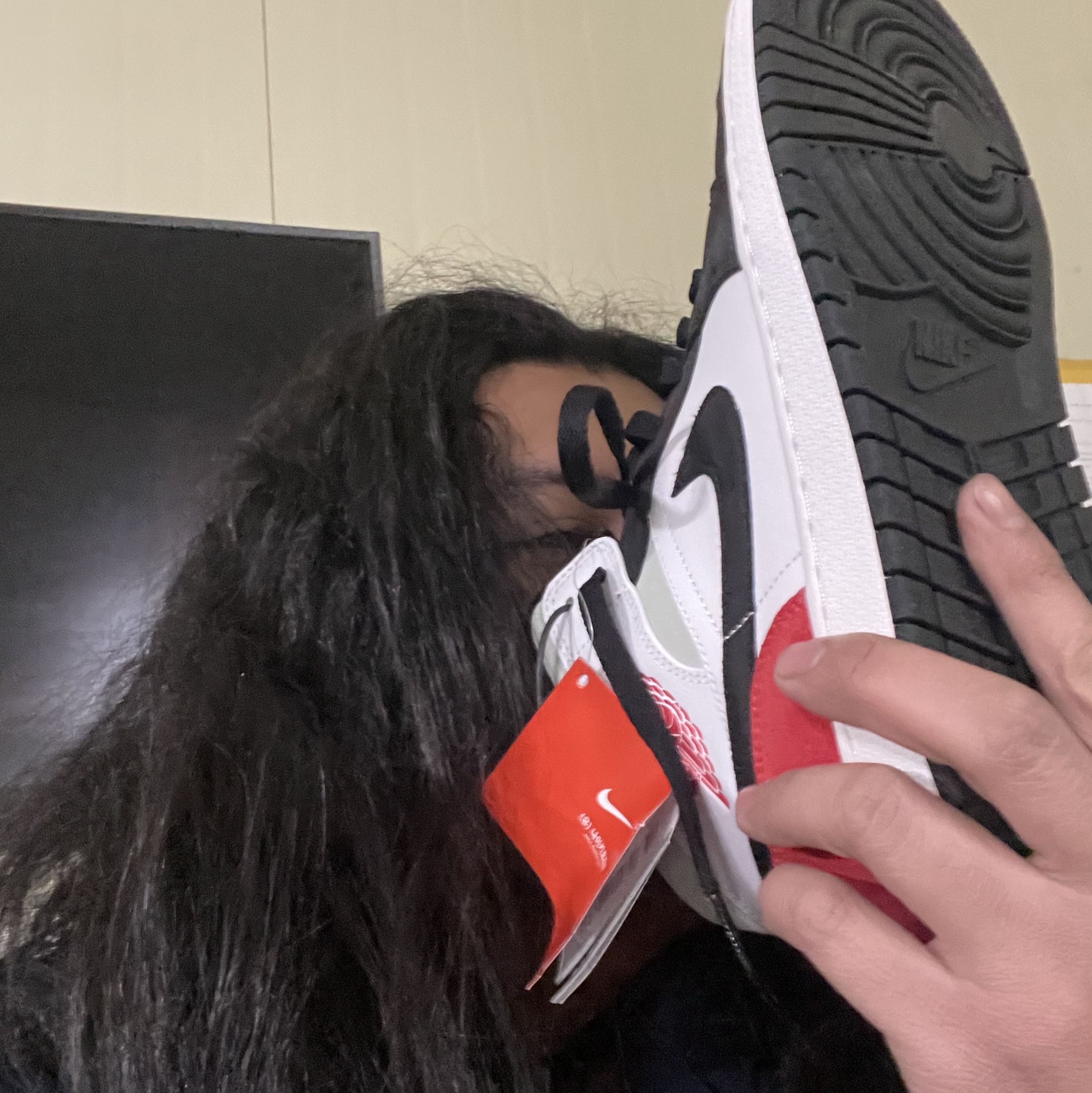 Jordan 1 Mid SE Track Red 착용 스타일 - 3