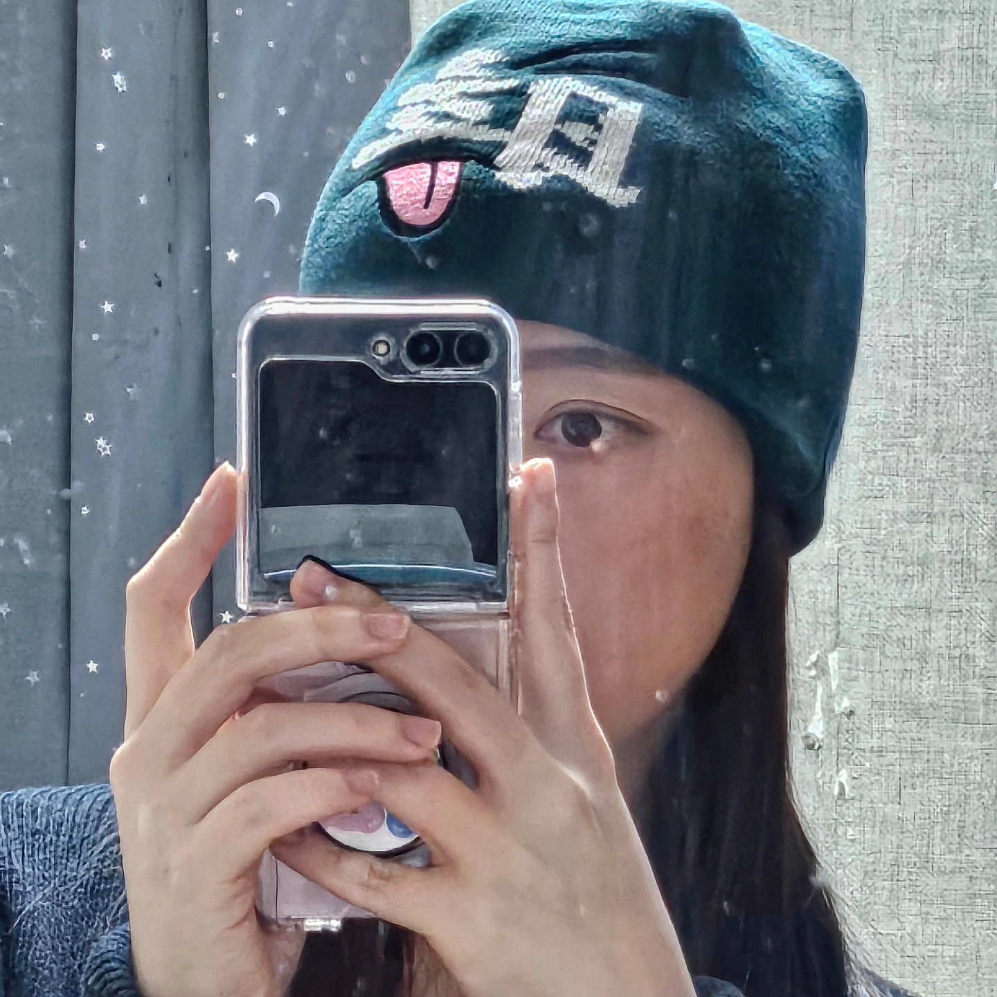 Darkr8m Studio x Dooly Amsil Dooly Beanie Dark Green, Darkr8m Studio x Dooly Dooly Ball Cap Black 착용 스타일 - 1