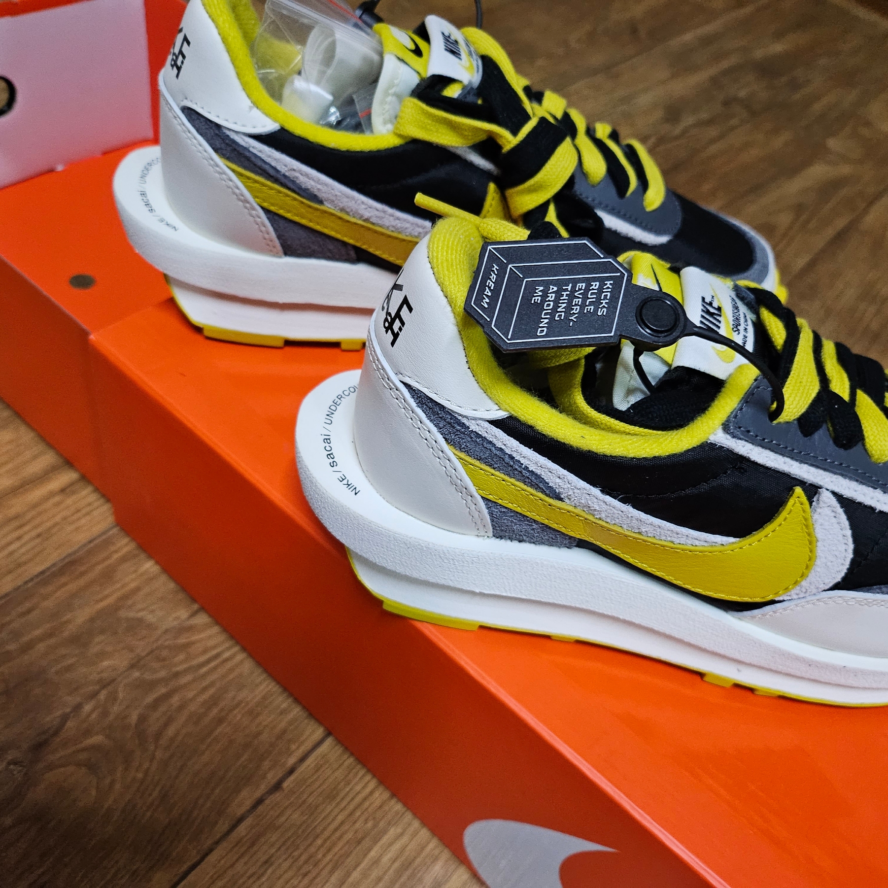 Nike x Sacai x Undercover LDWaffle Black Bright Citron 착용 스타일