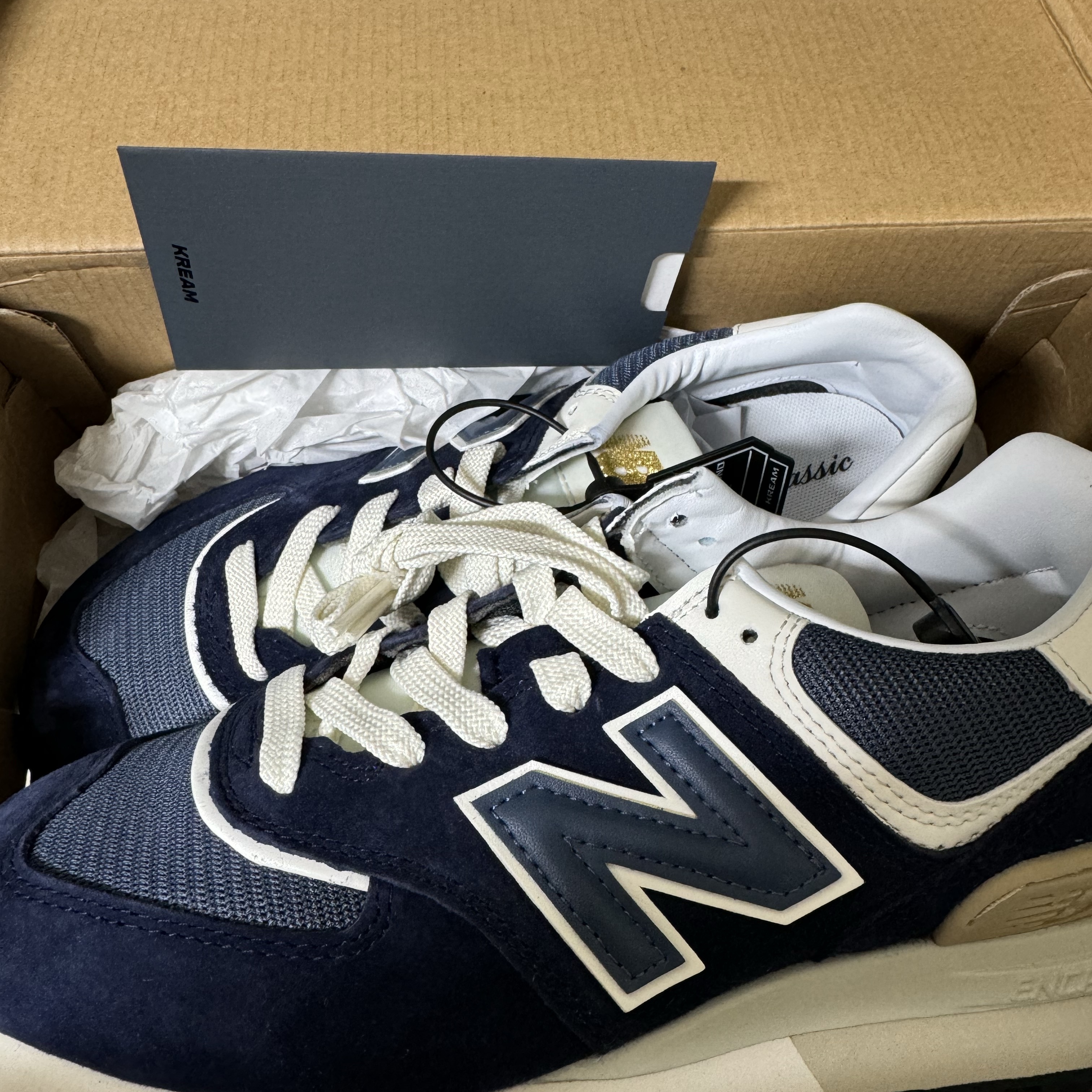 New Balance 574 Legacy Navy 착용 스타일